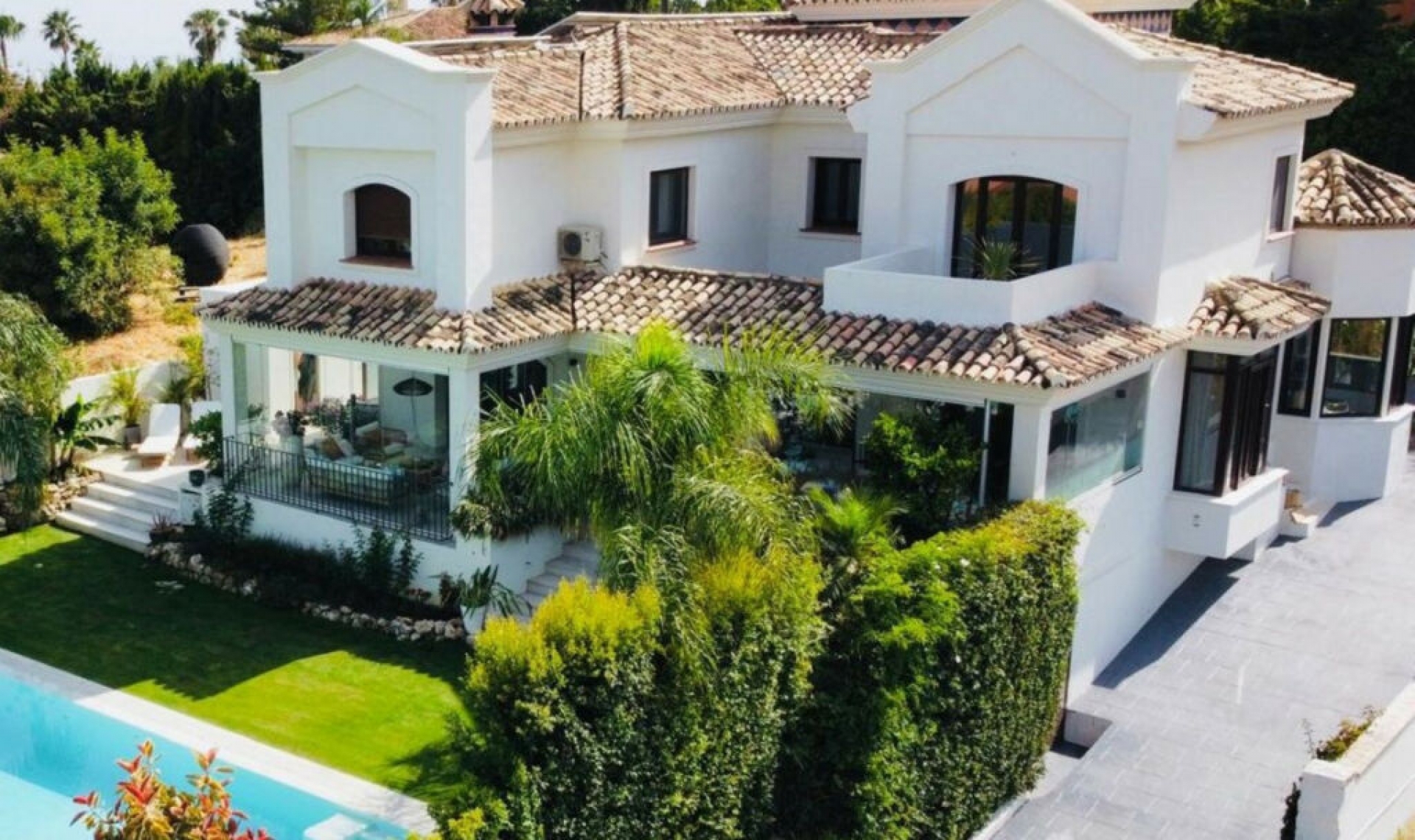 Resale - House -
Marbella
