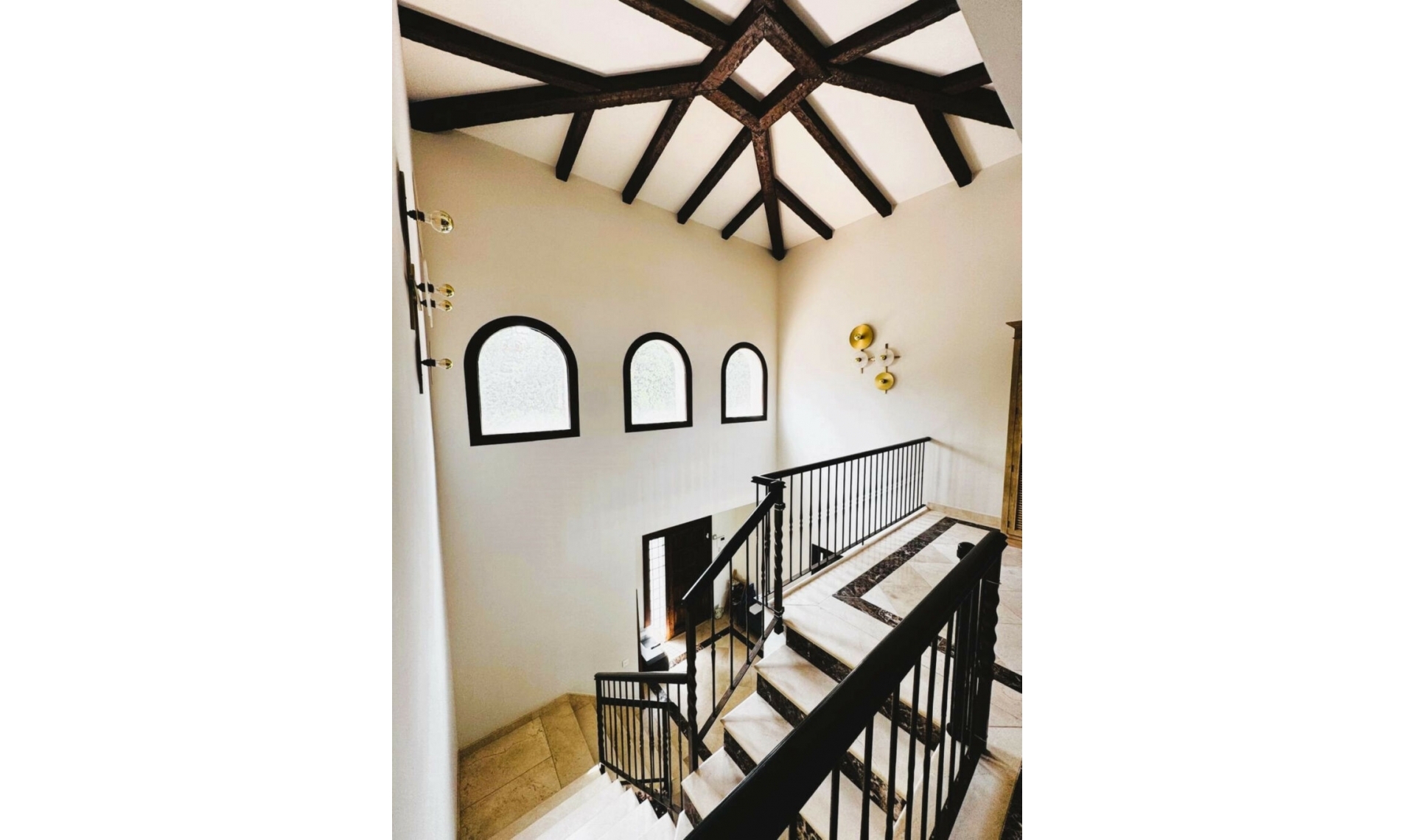 Resale - House -
Marbella