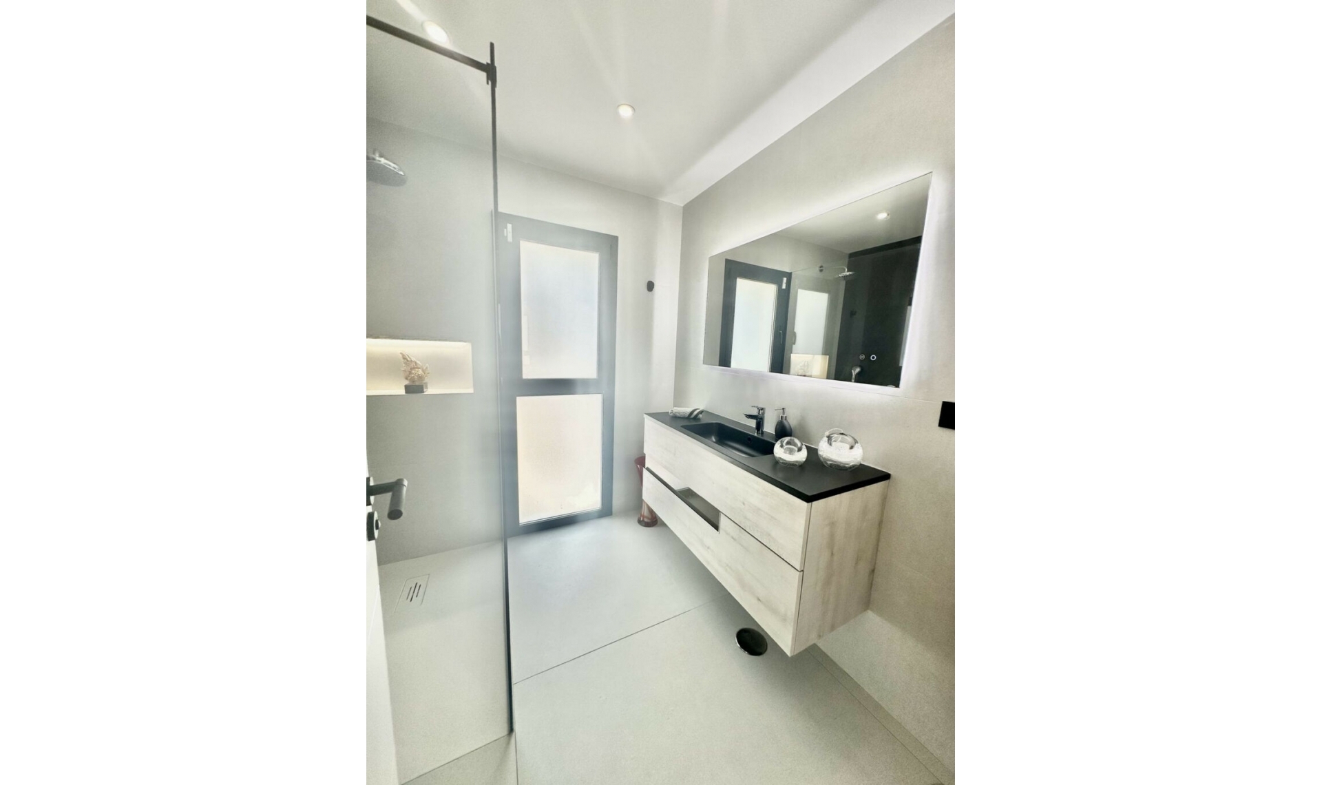 Resale - House -
Marbella