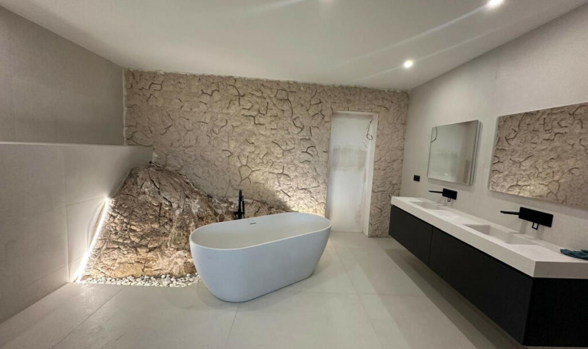 Resale - House -
Marbella