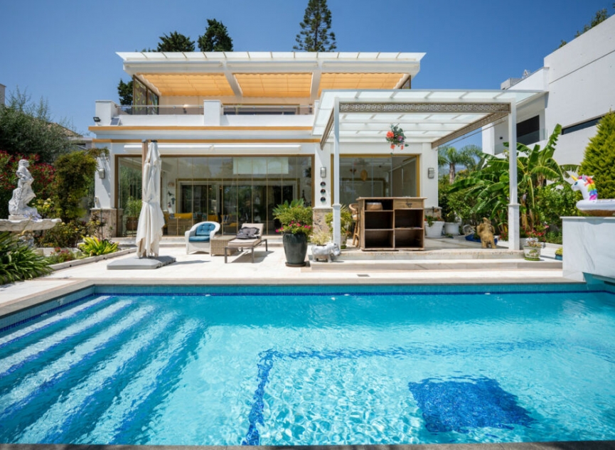 Resale - House -
Marbella