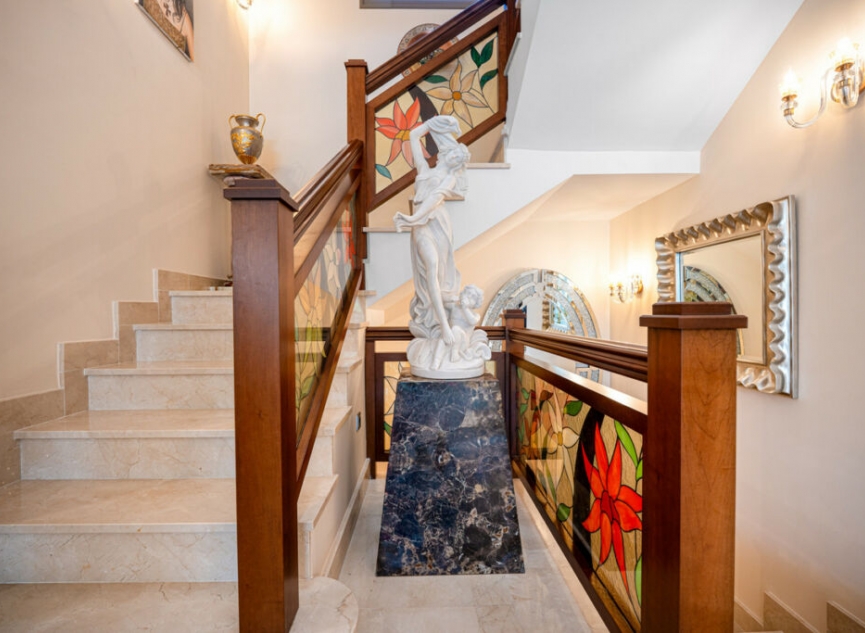 Resale - House -
Marbella