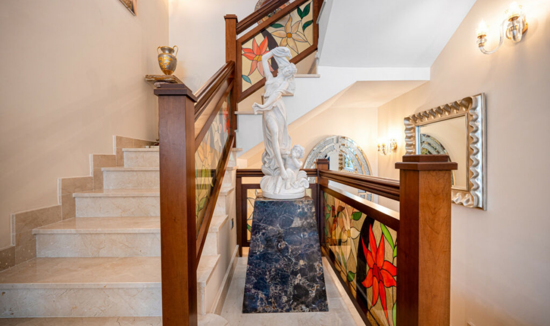 Resale - House -
Marbella