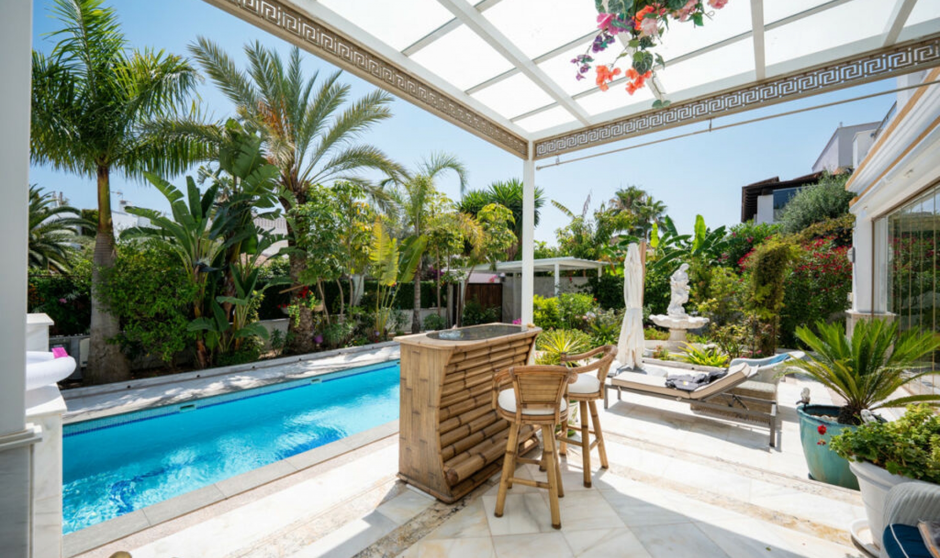 Resale - House -
Marbella