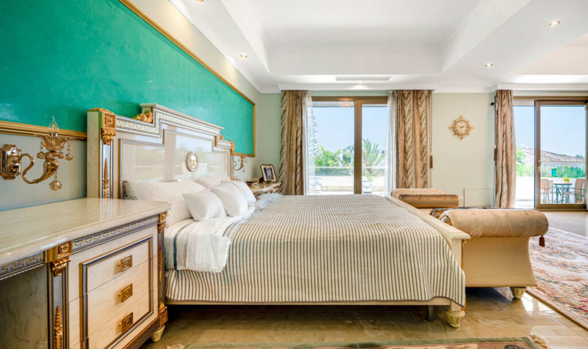 Resale - House -
Marbella