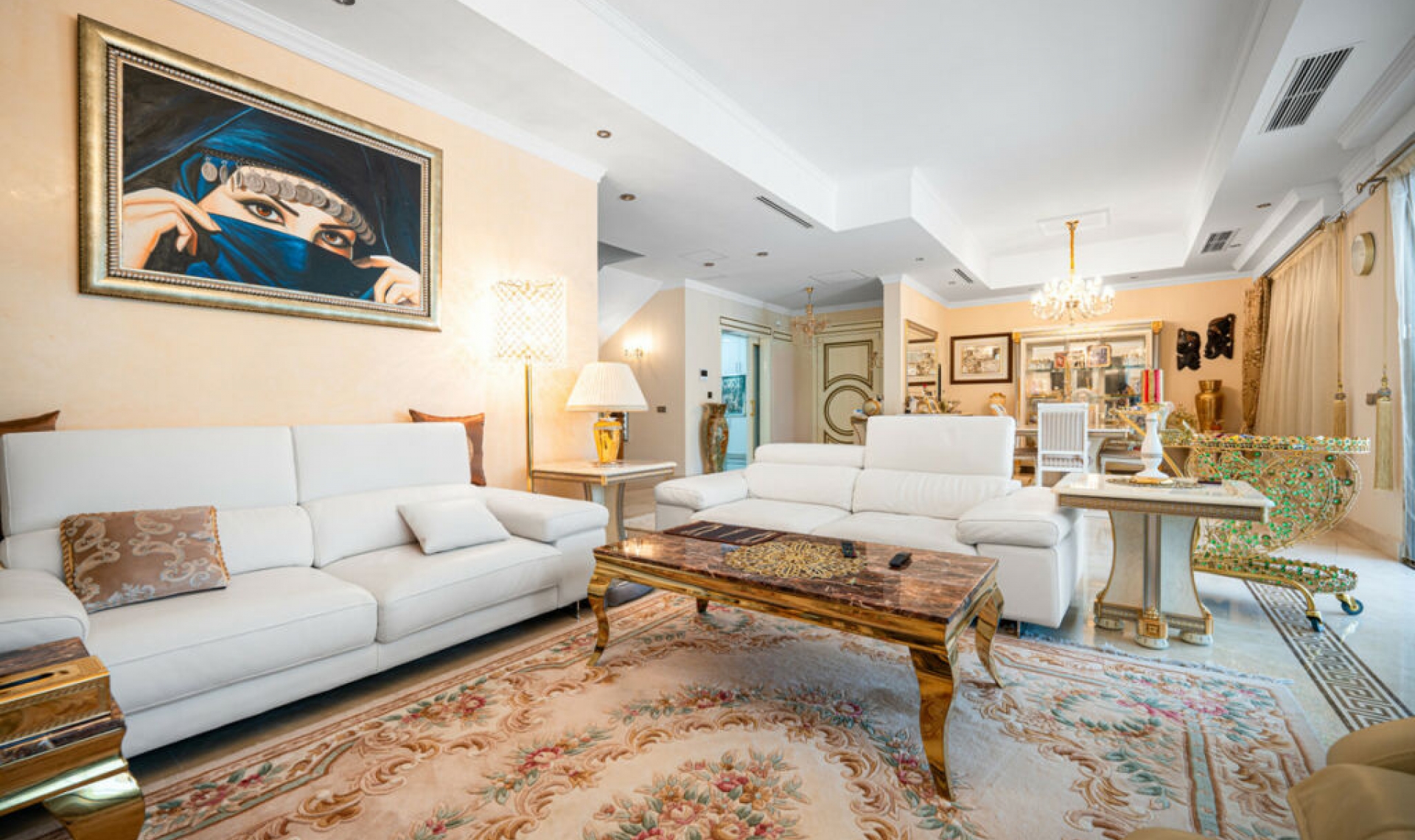 Resale - House -
Marbella