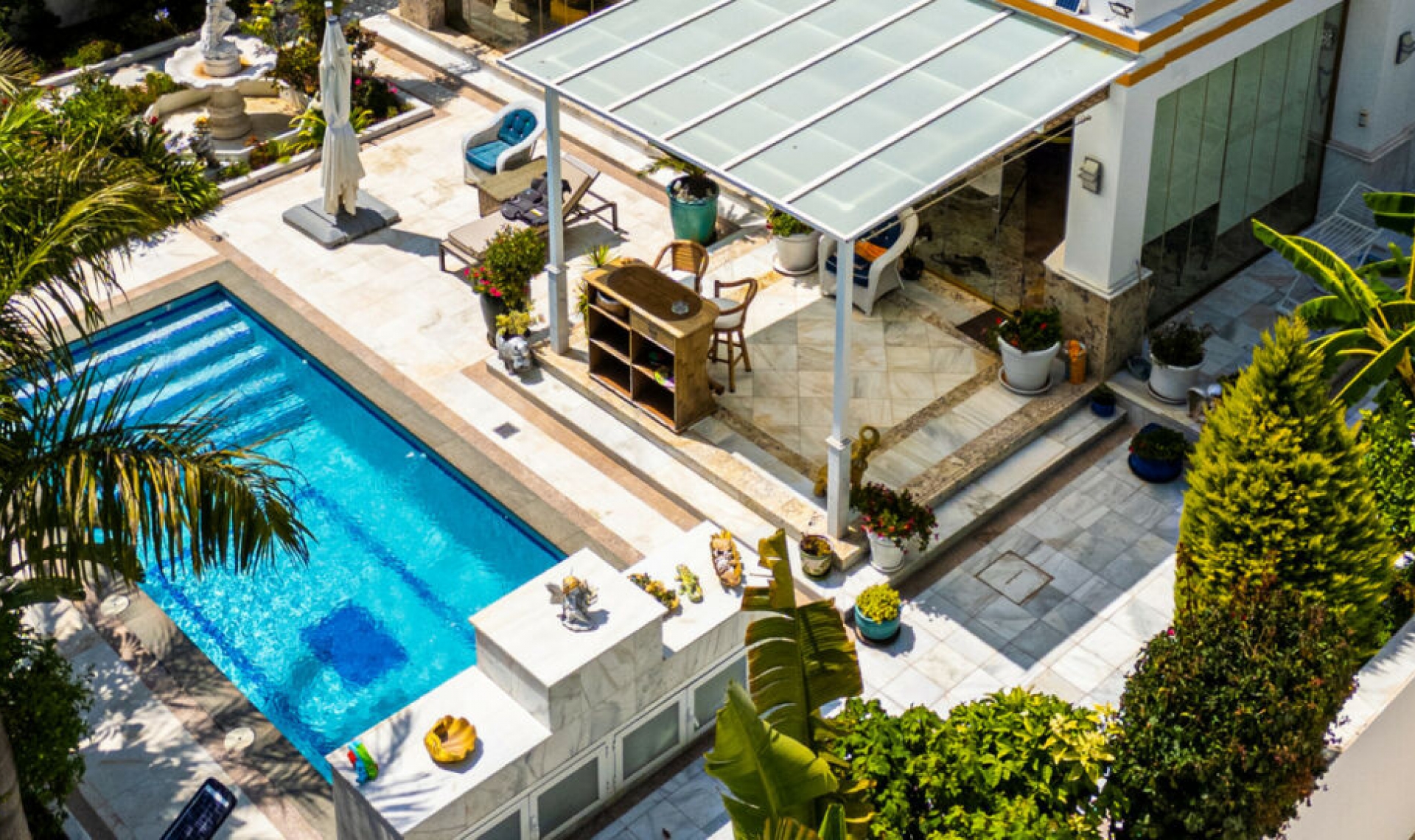 Resale - House -
Marbella