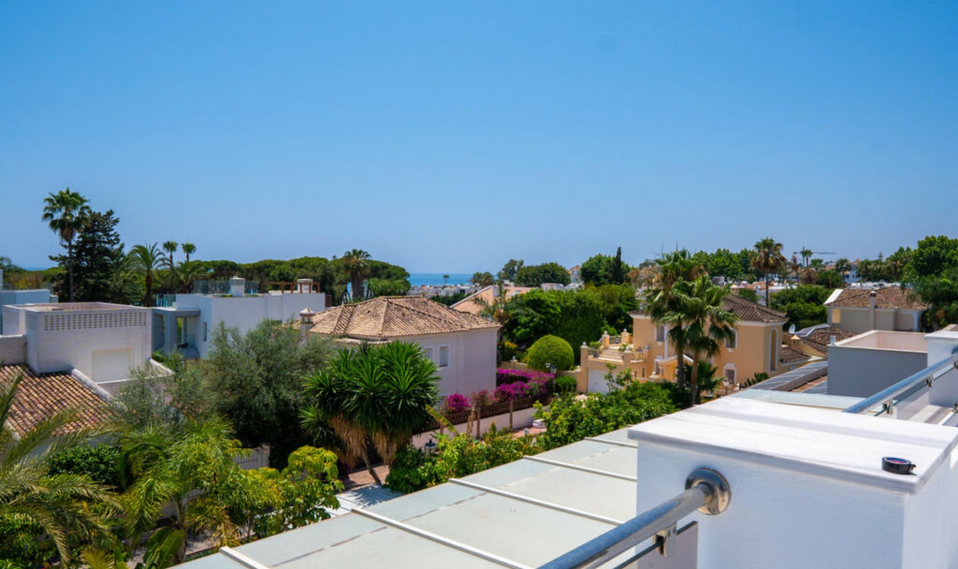 Resale - House -
Marbella