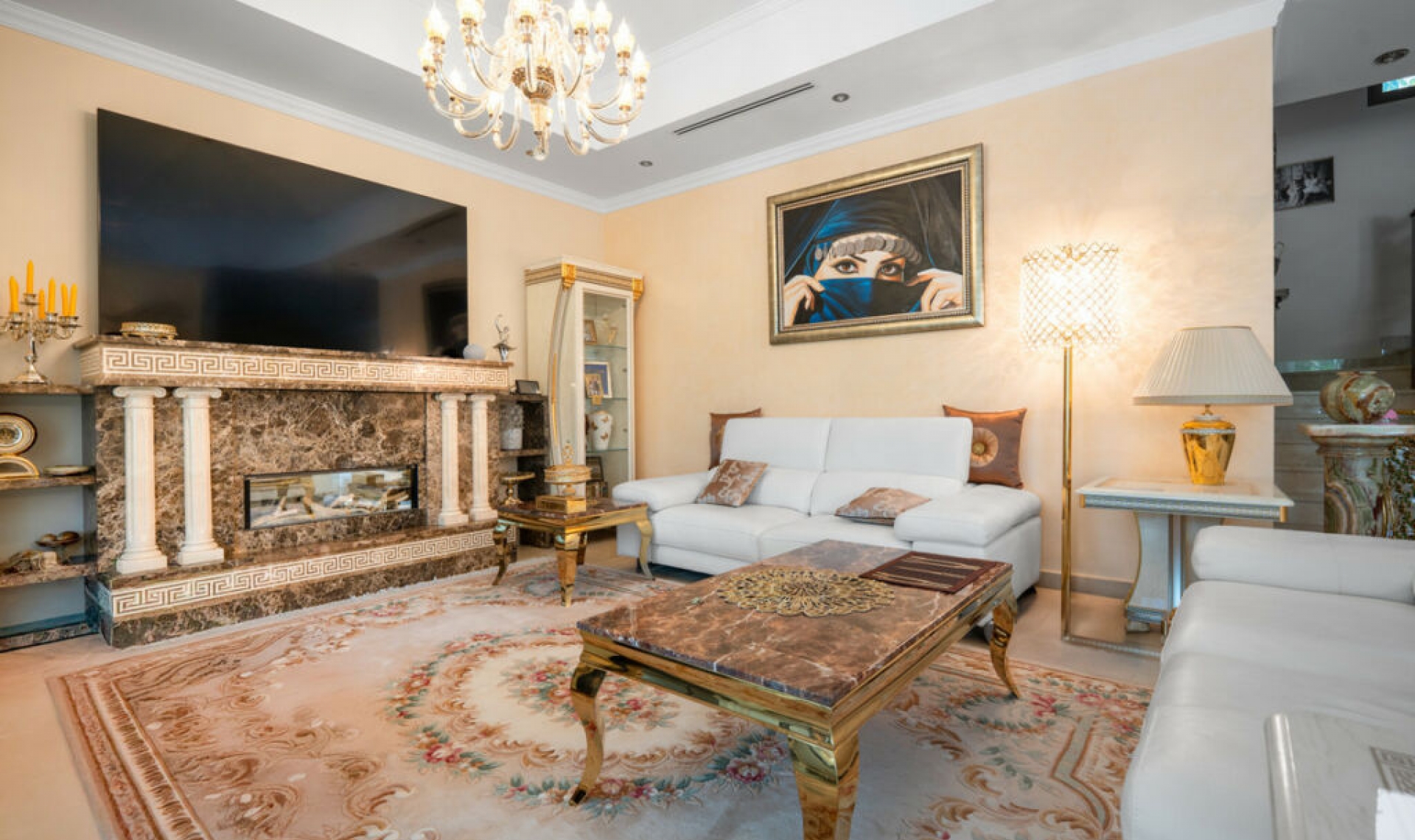 Resale - House -
Marbella