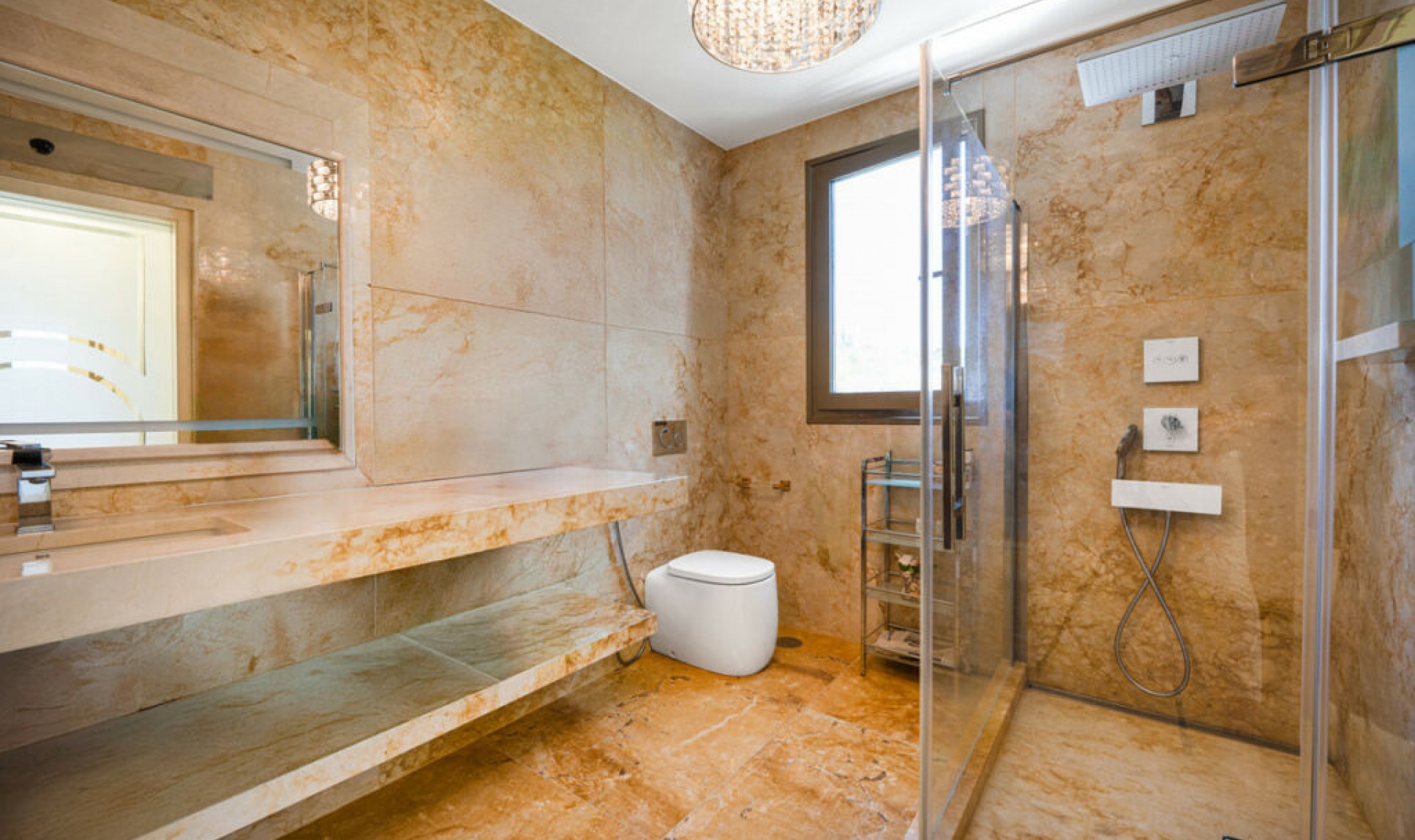 Resale - House -
Marbella