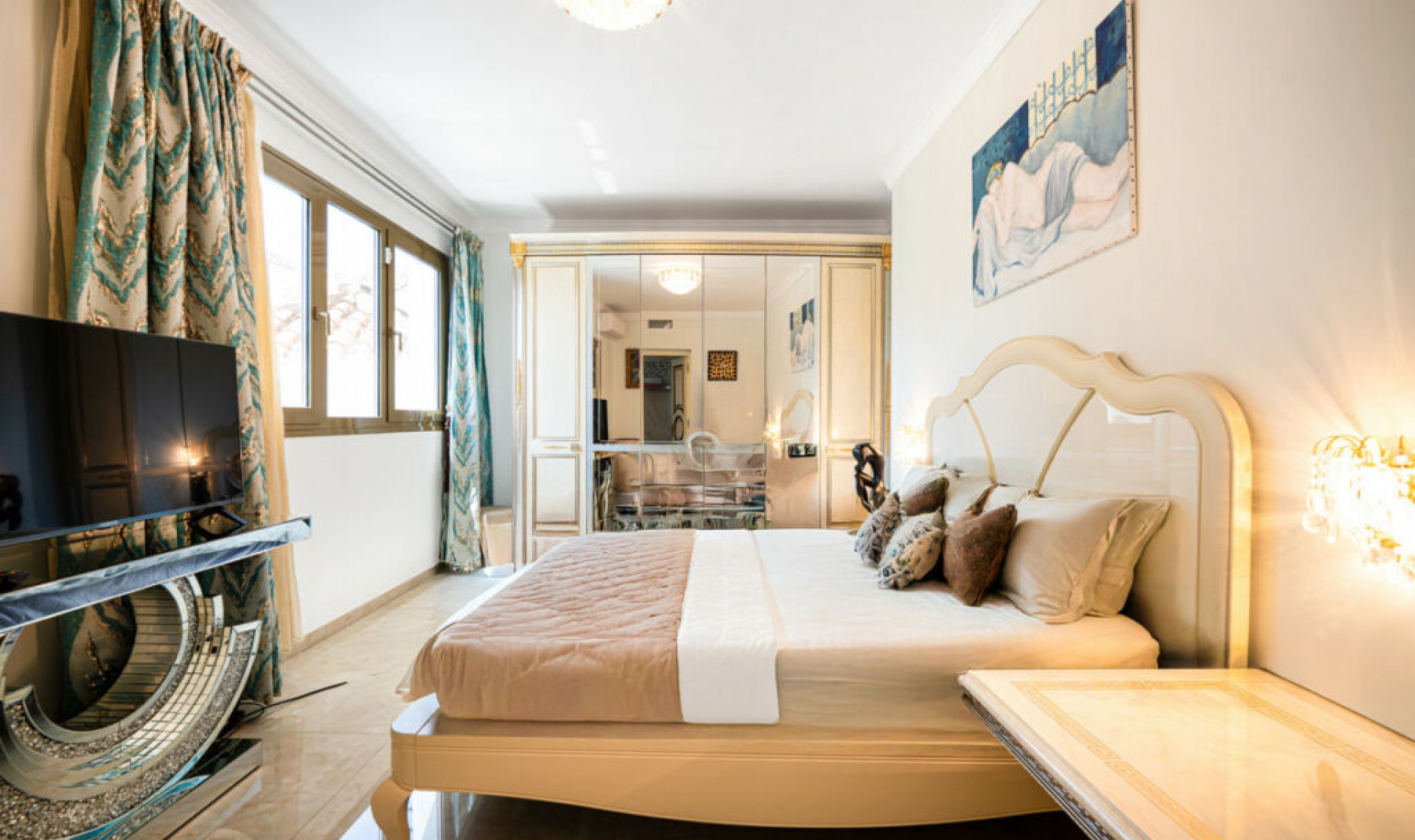 Resale - House -
Marbella