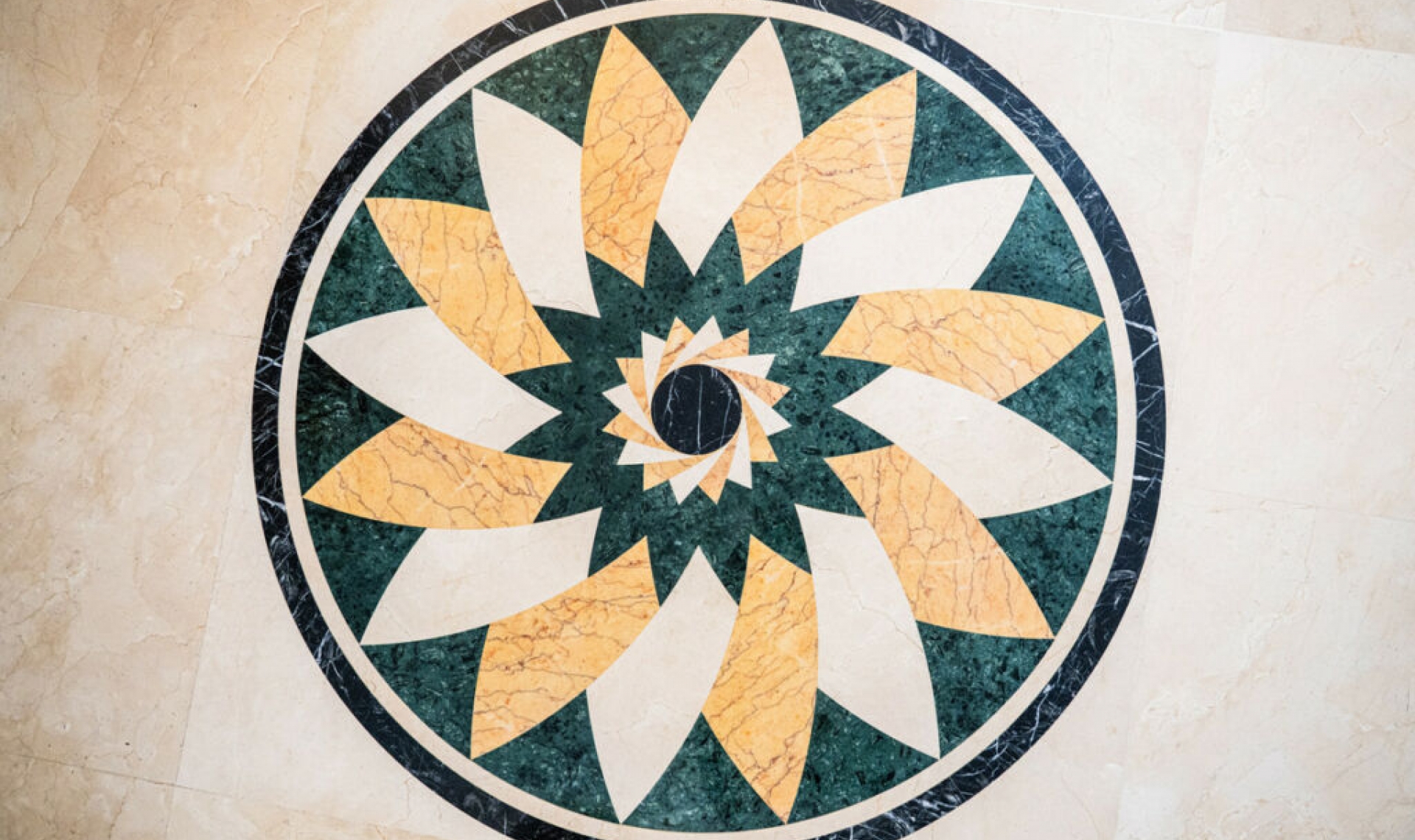 Resale - House -
Marbella