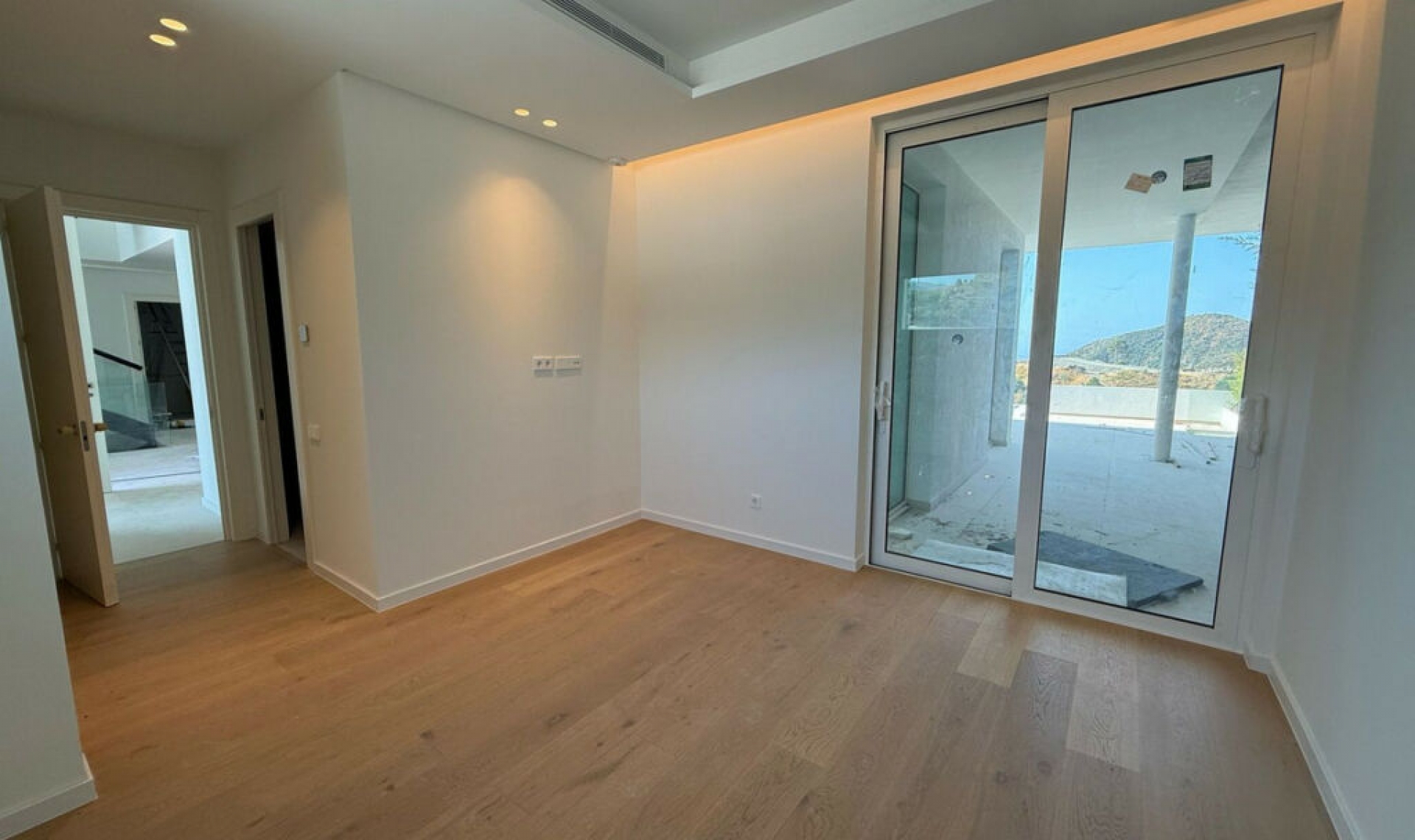 Resale - House -
Marbella