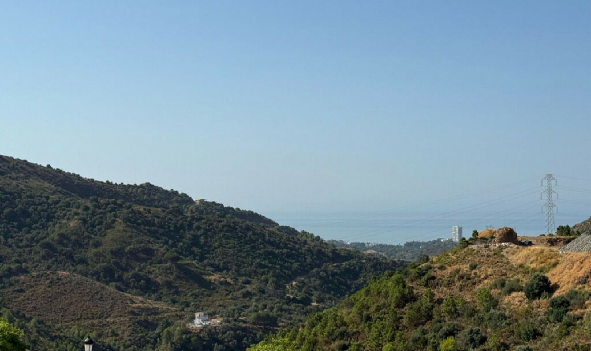 Resale - House -
Marbella