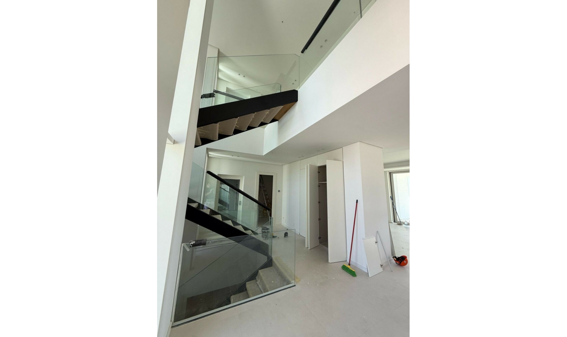 Resale - House -
Marbella