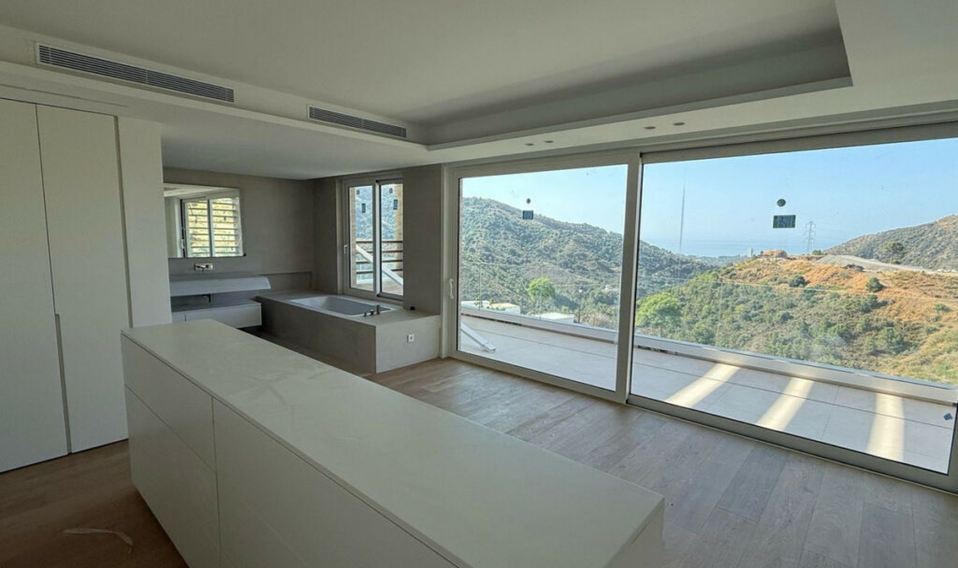 Resale - House -
Marbella