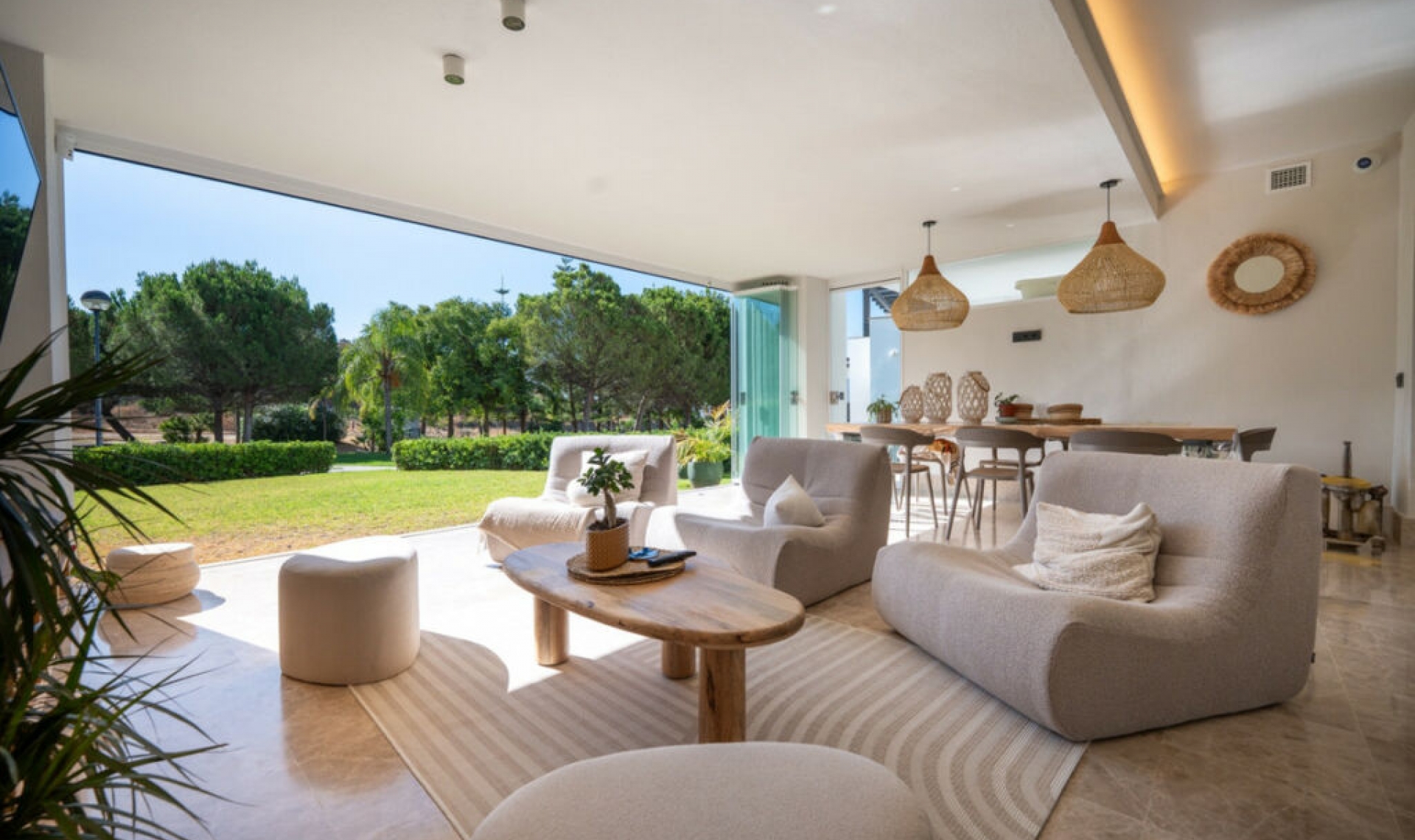 Resale - House -
Marbella