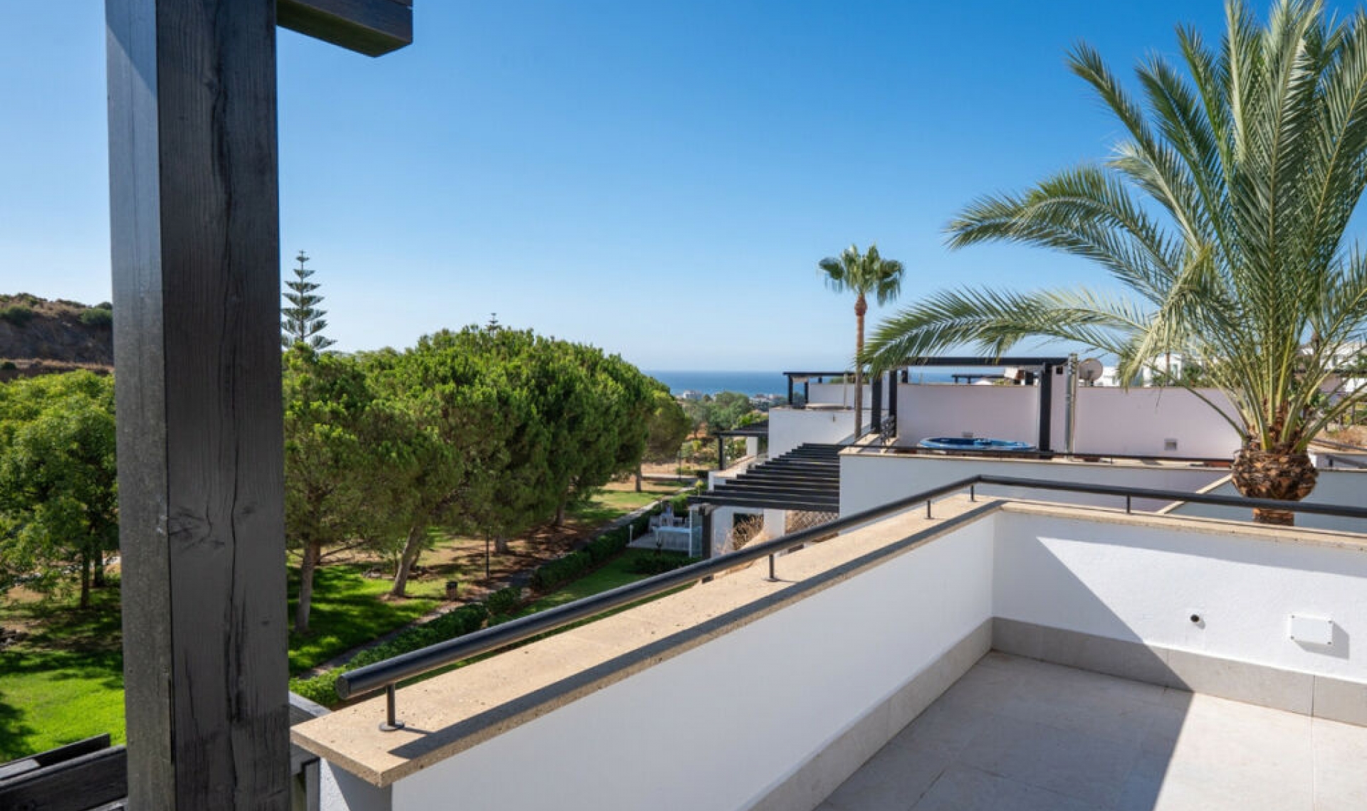 Resale - House -
Marbella