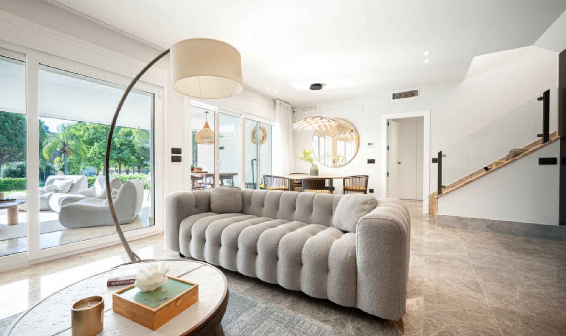 Resale - House -
Marbella