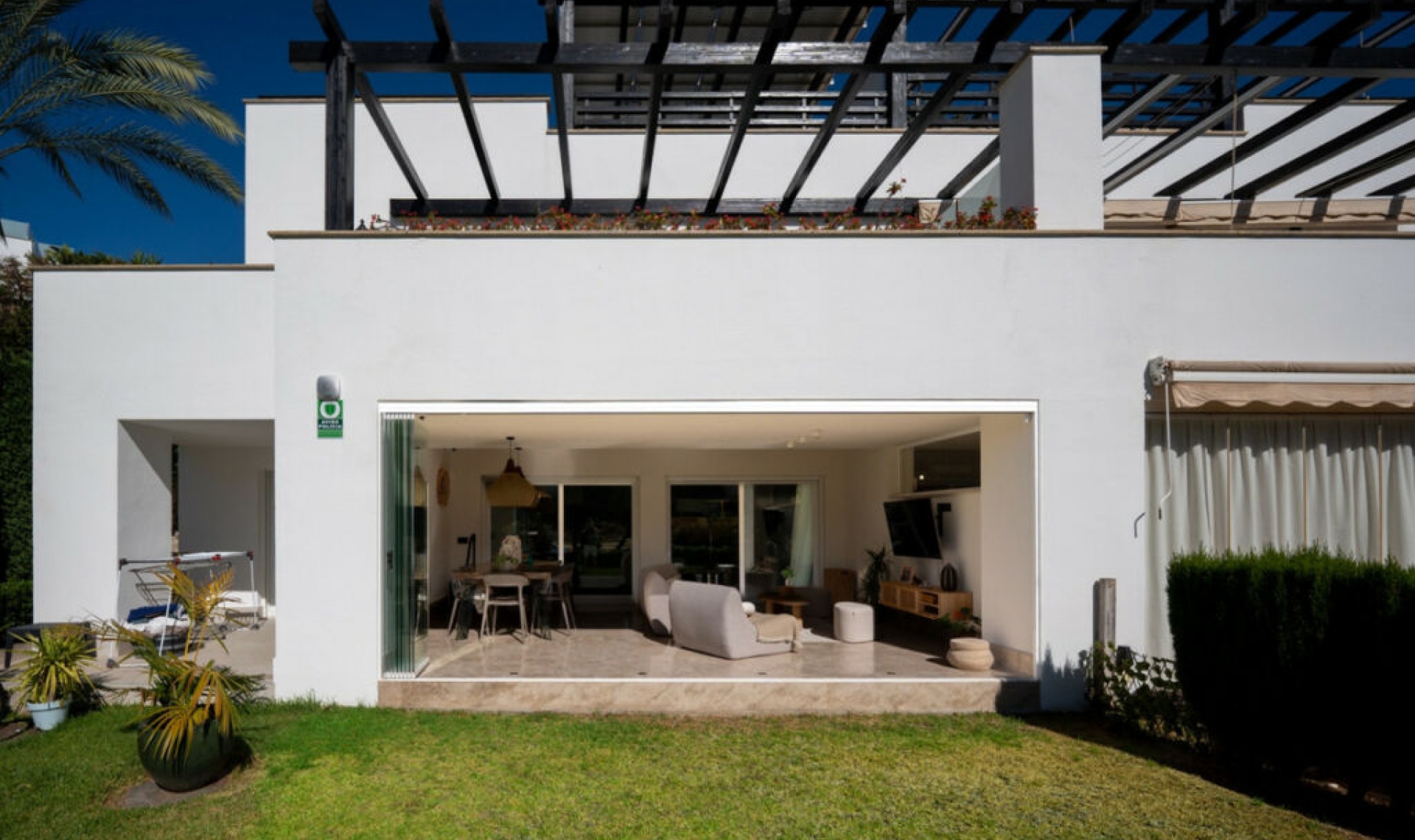 Resale - House -
Marbella