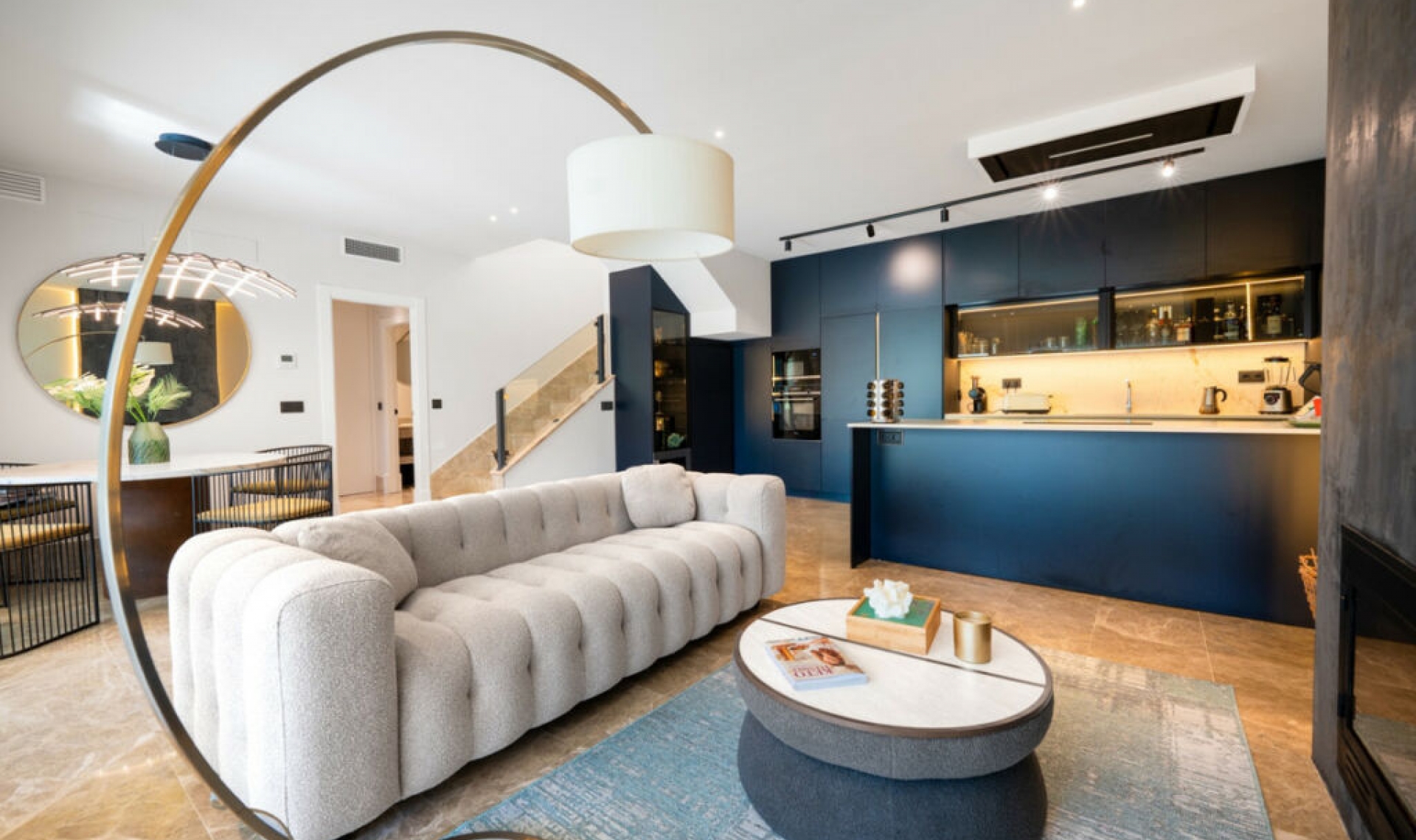 Resale - House -
Marbella