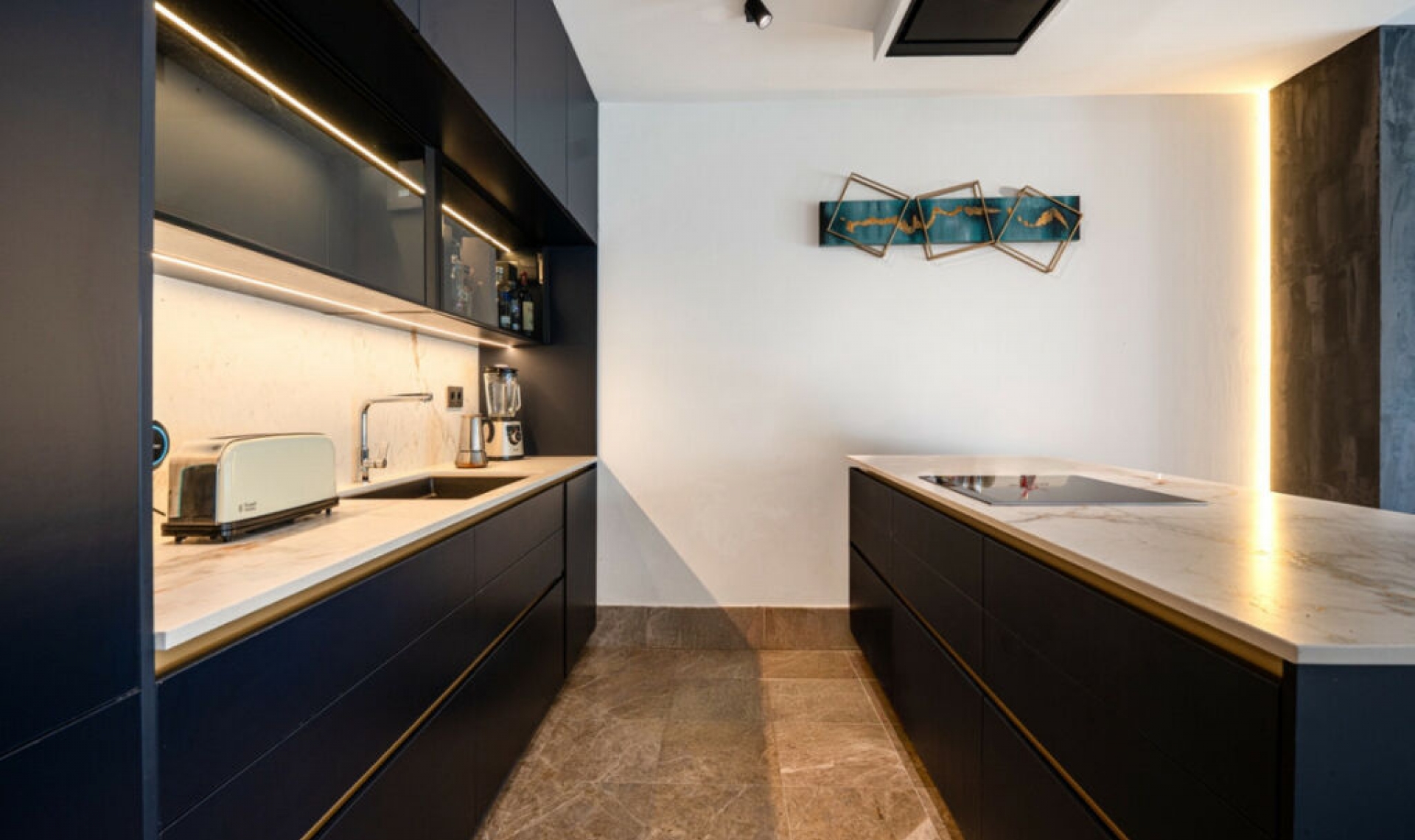 Resale - House -
Marbella