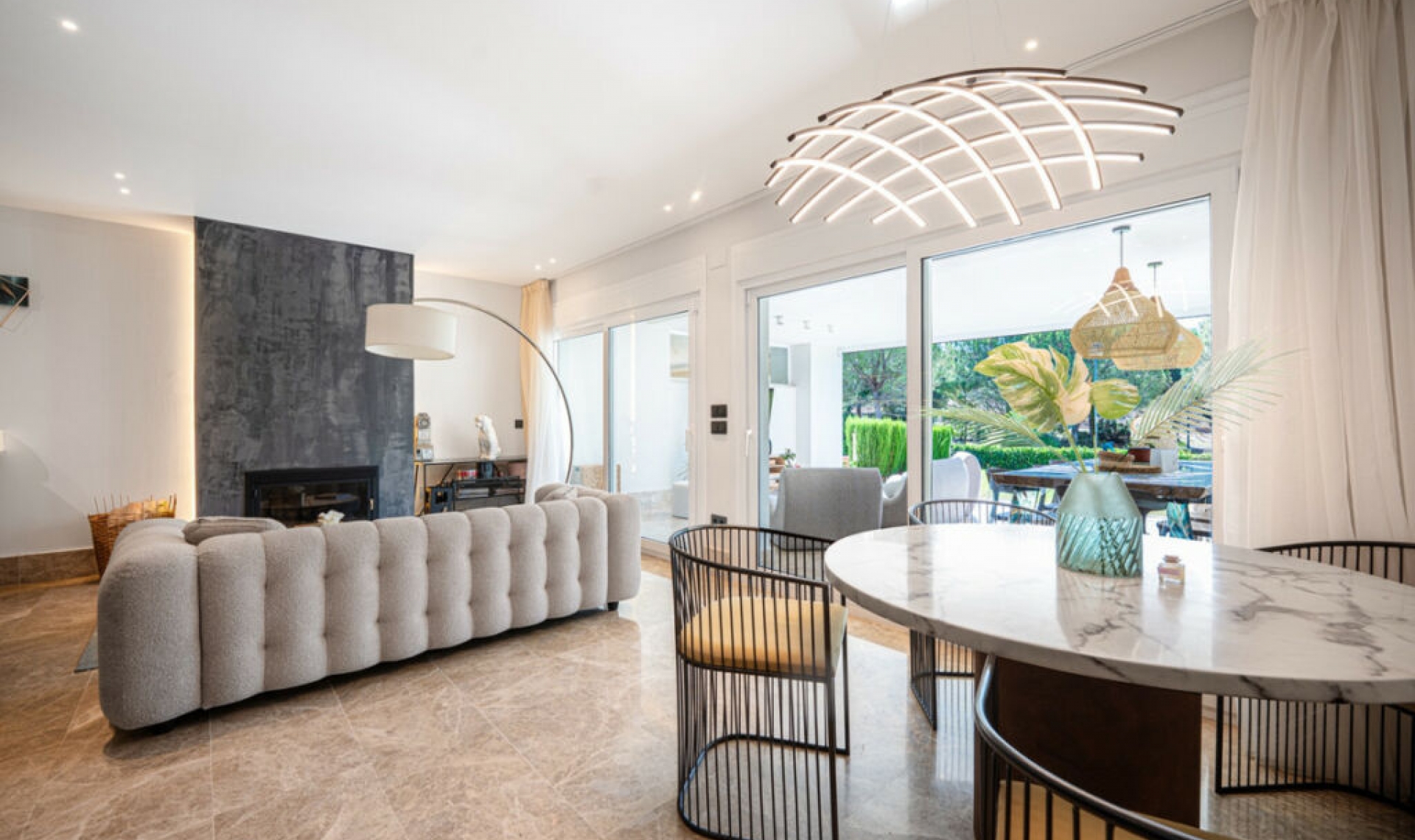 Resale - House -
Marbella