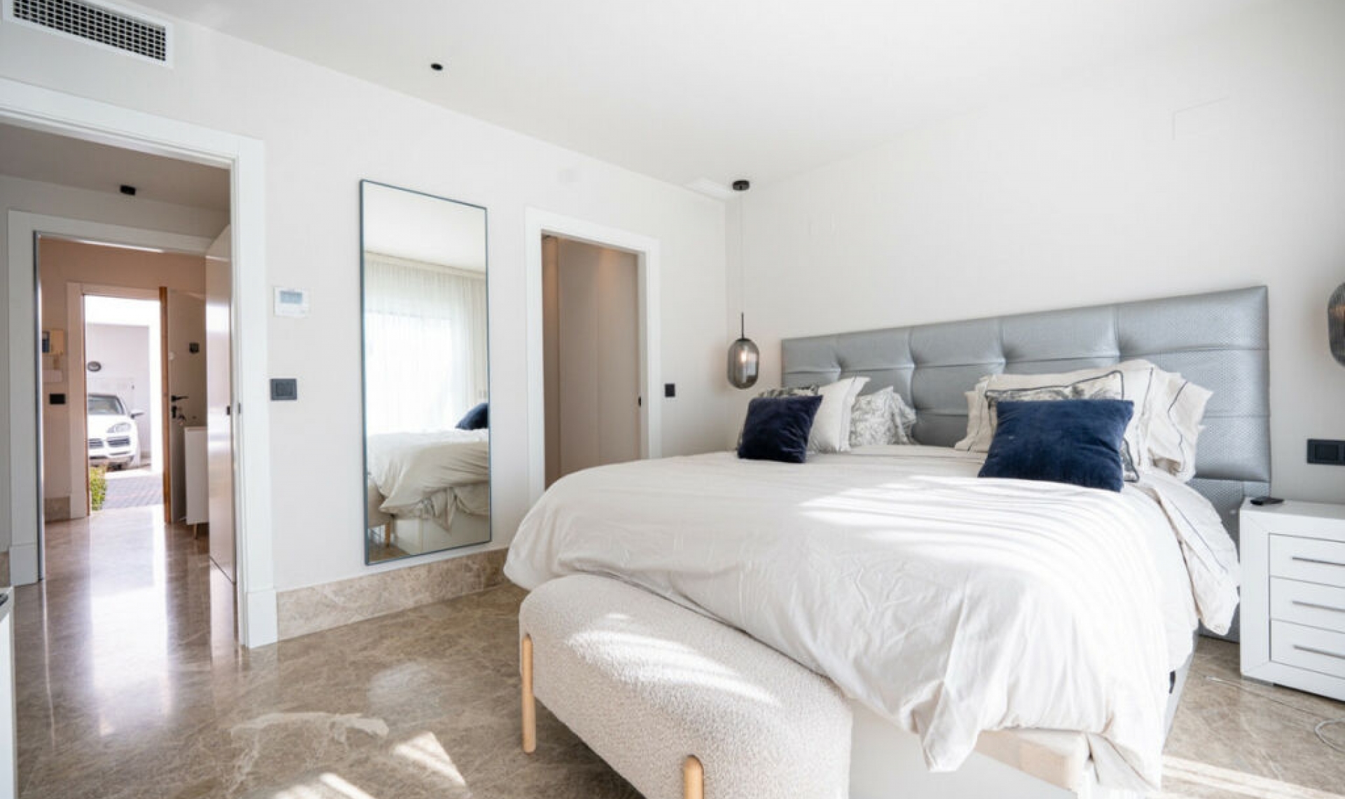 Resale - House -
Marbella