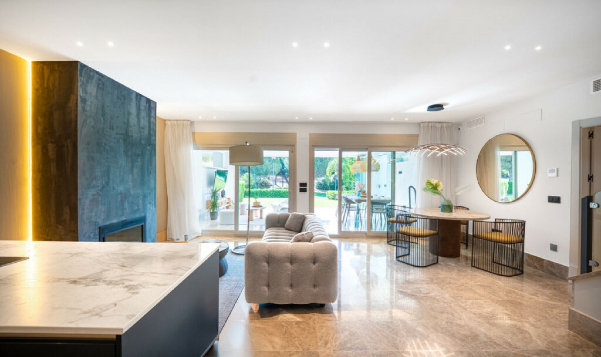 Resale - House -
Marbella