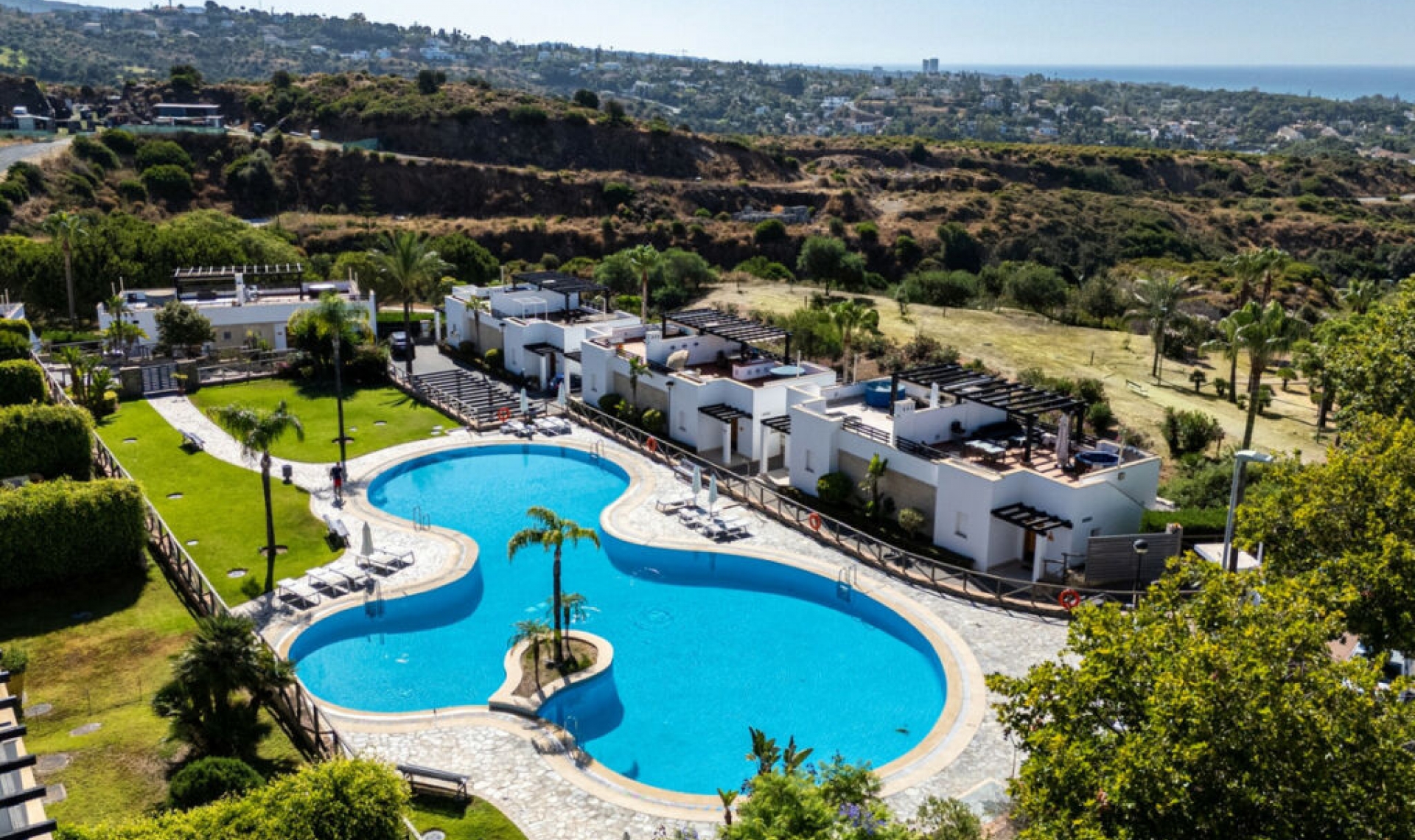 Resale - House -
Marbella