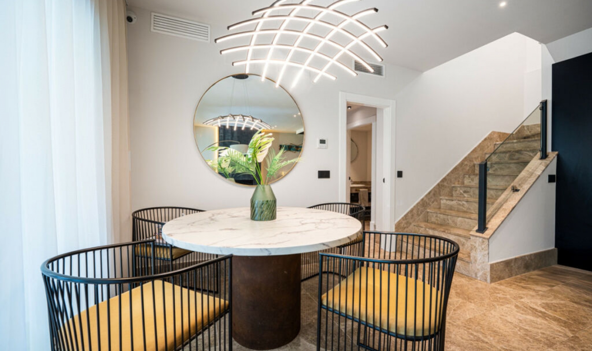 Resale - House -
Marbella