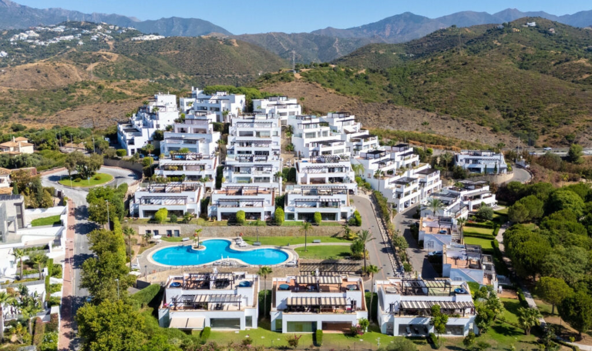 Resale - House -
Marbella