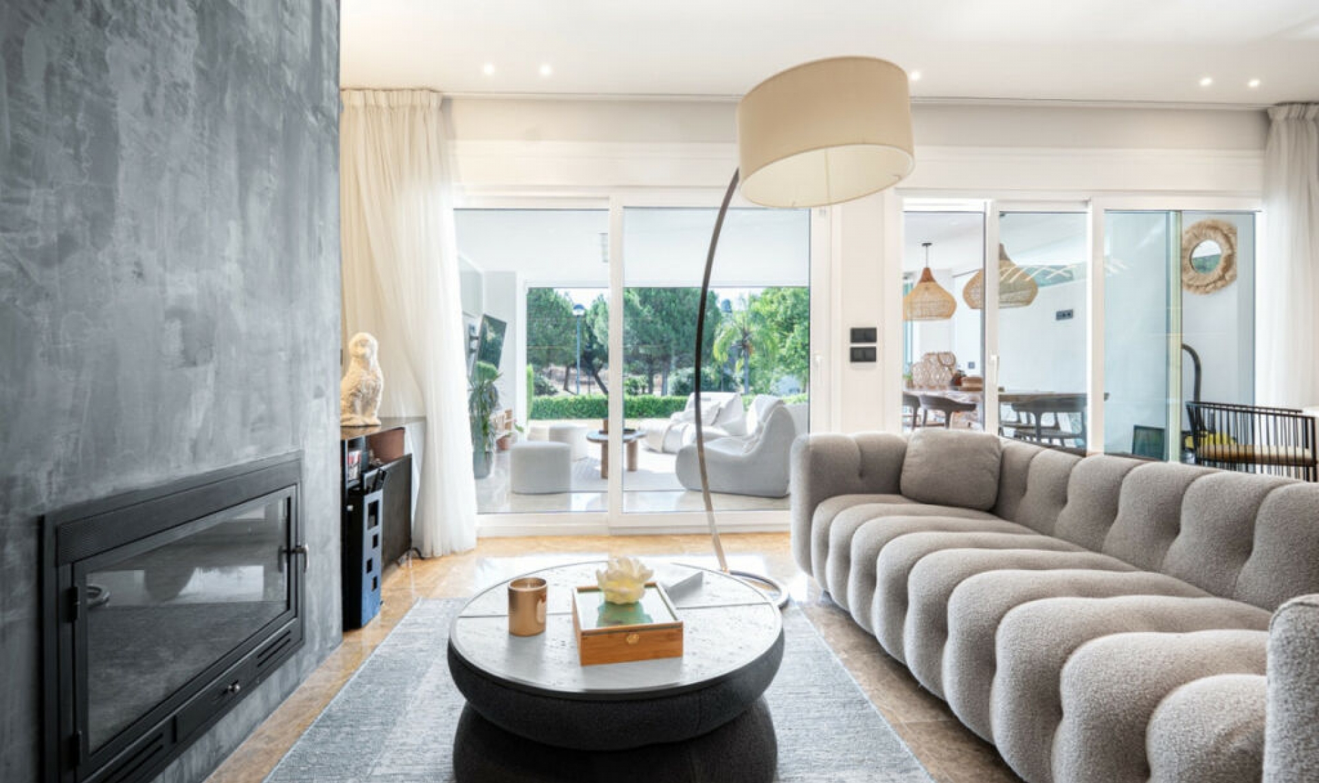 Resale - House -
Marbella