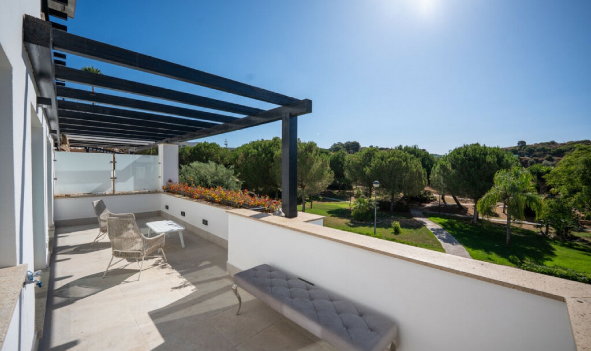 Resale - House -
Marbella