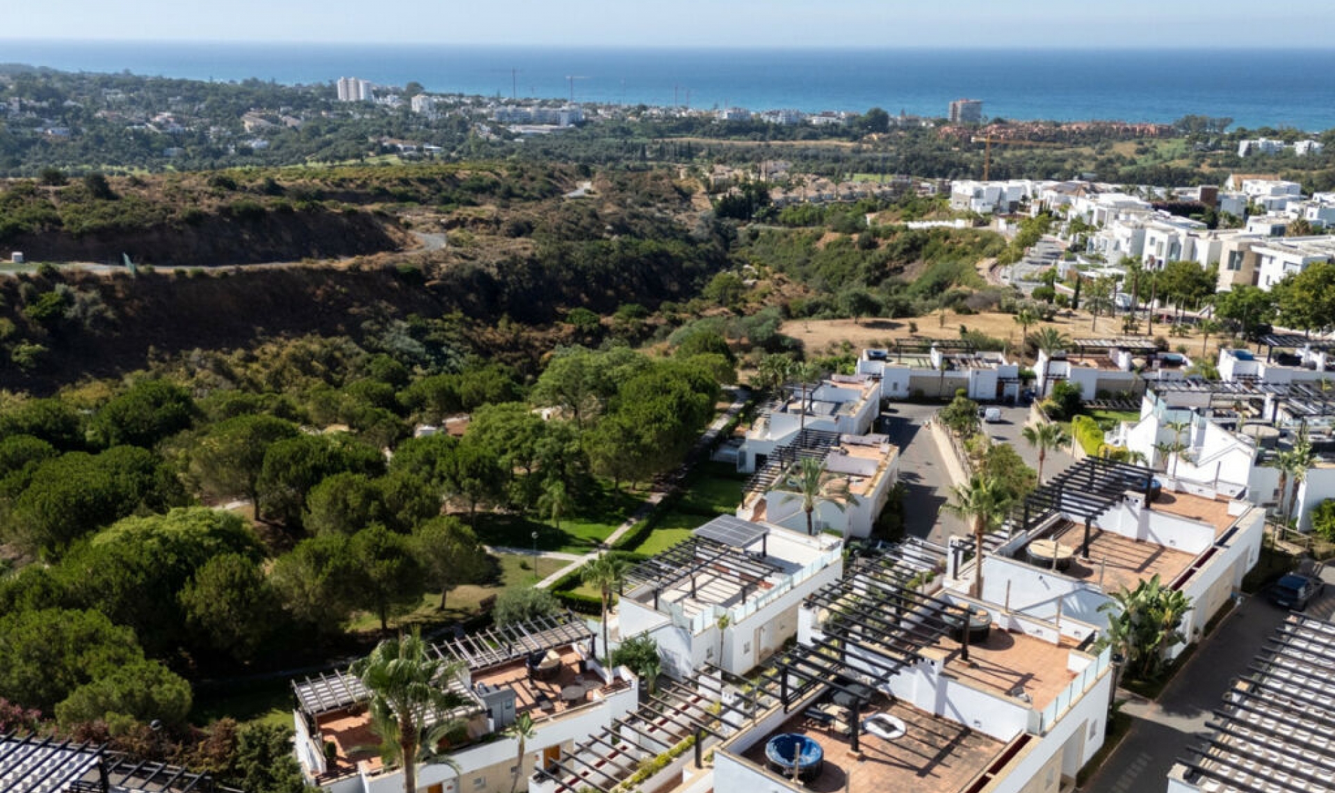 Resale - House -
Marbella