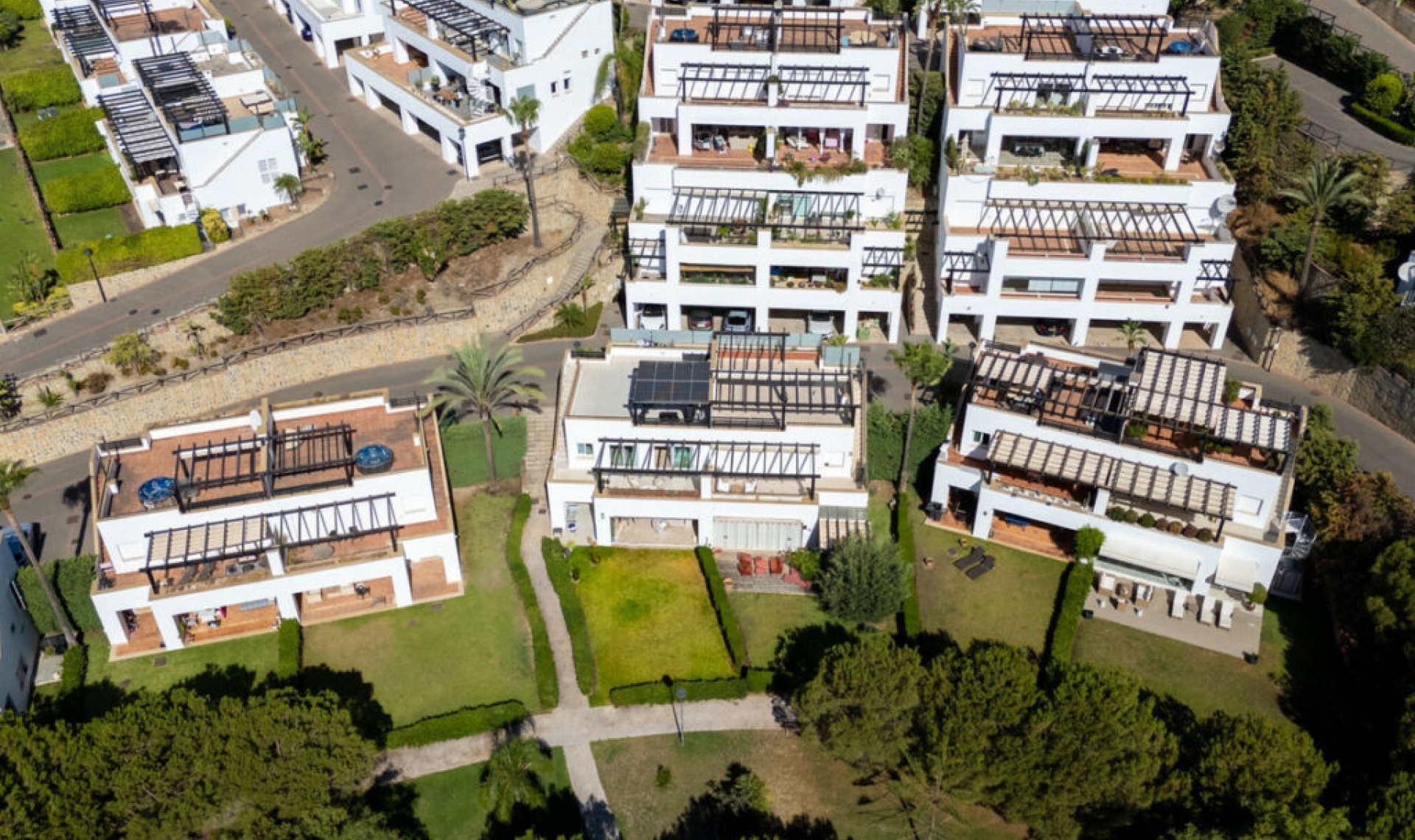 Resale - House -
Marbella