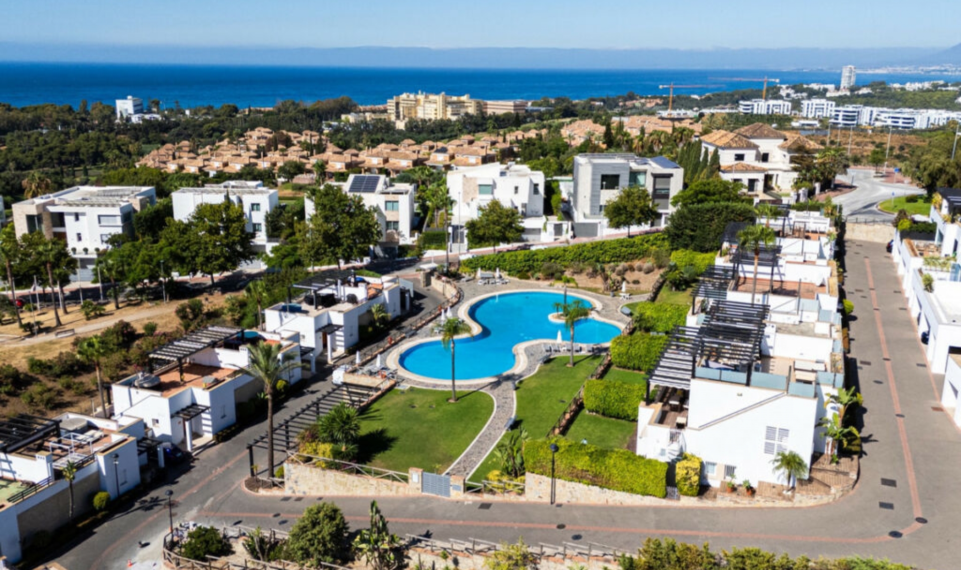 Resale - House -
Marbella