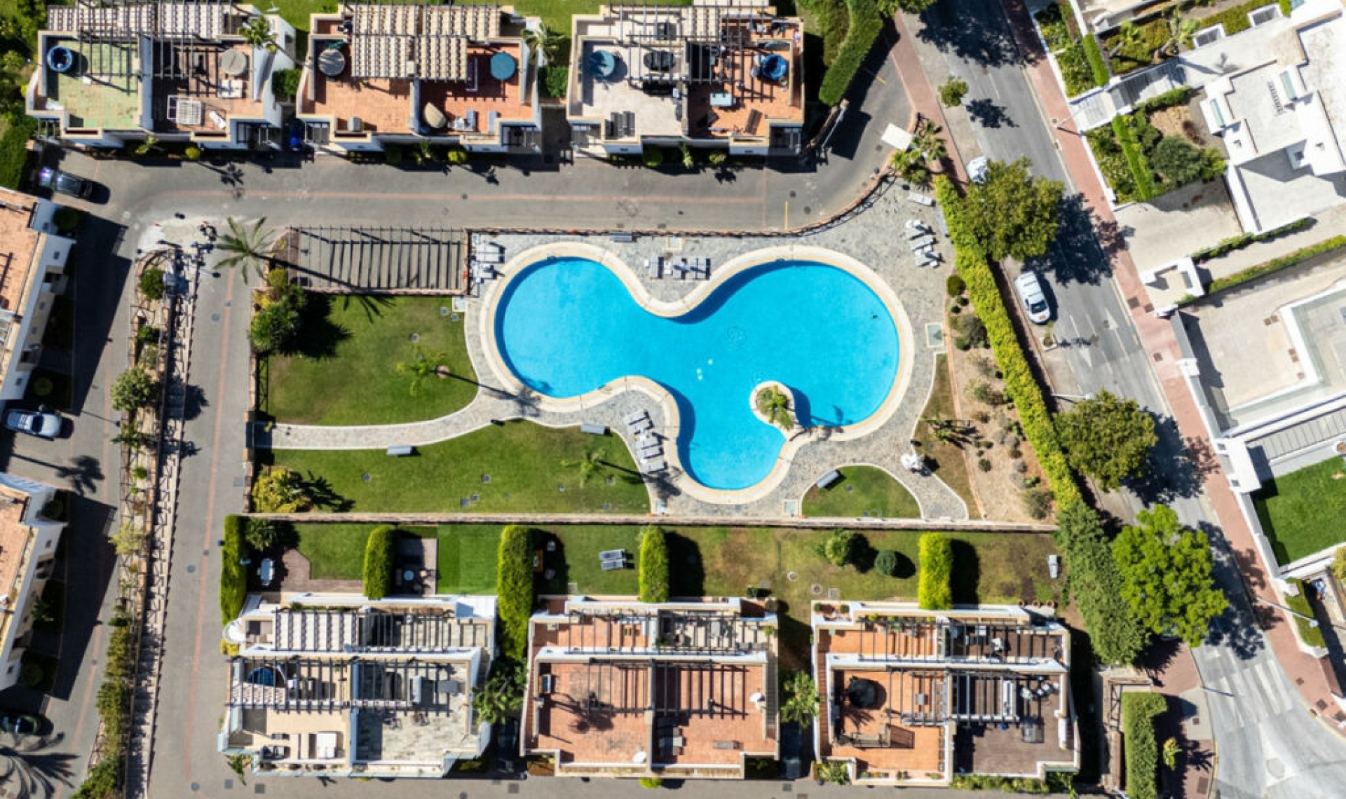 Resale - House -
Marbella