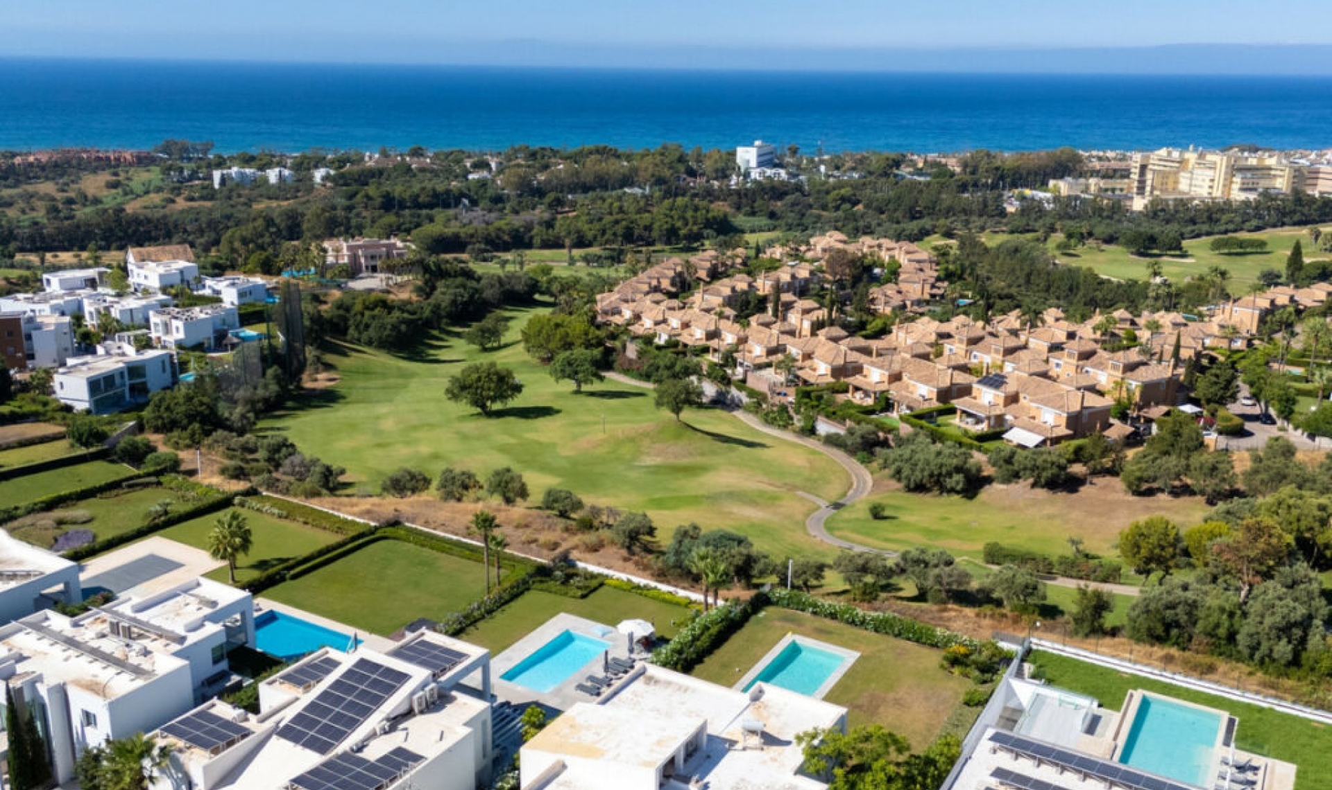 Resale - House -
Marbella