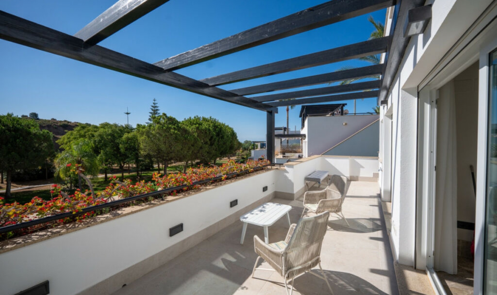 Resale - House -
Marbella
