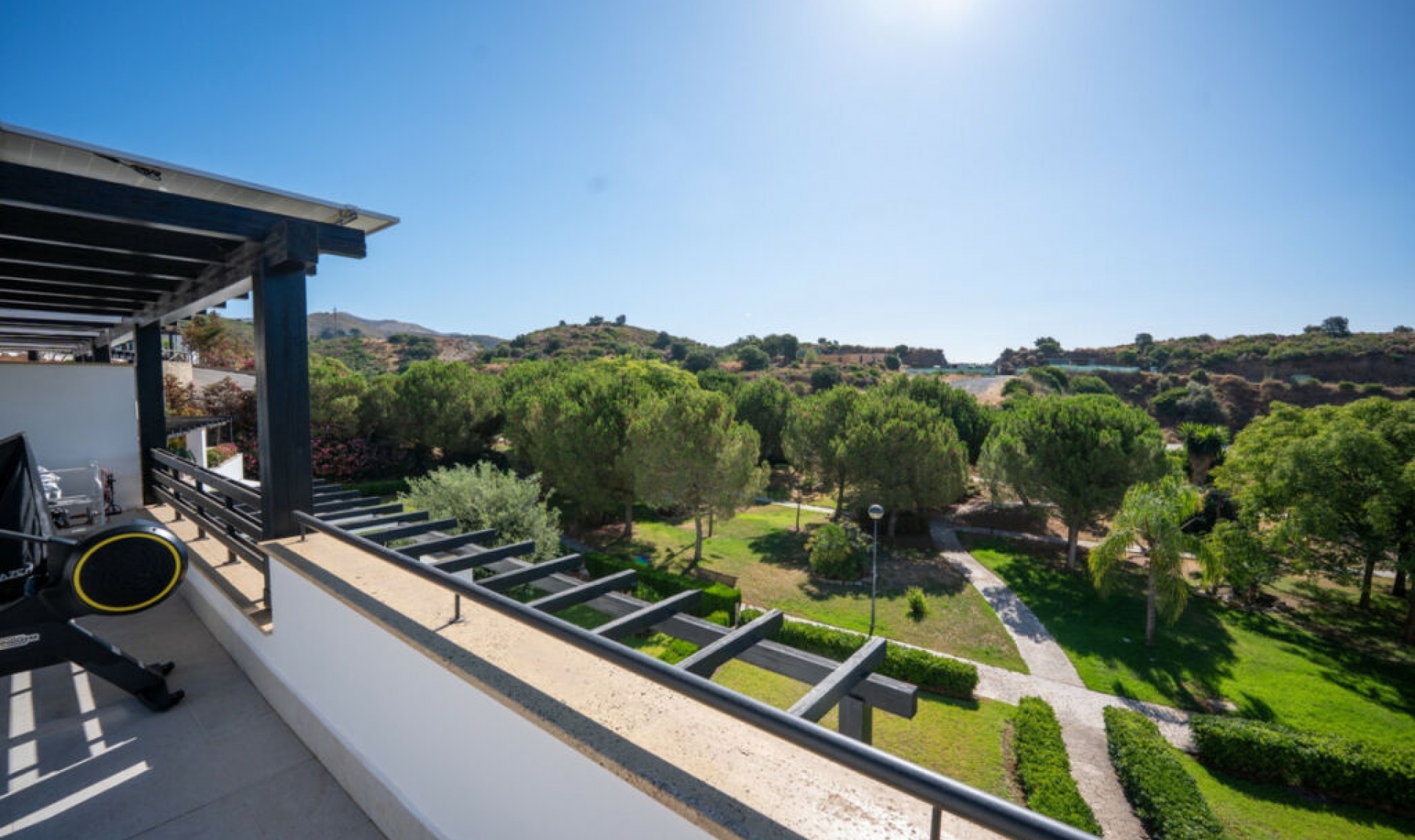 Resale - House -
Marbella