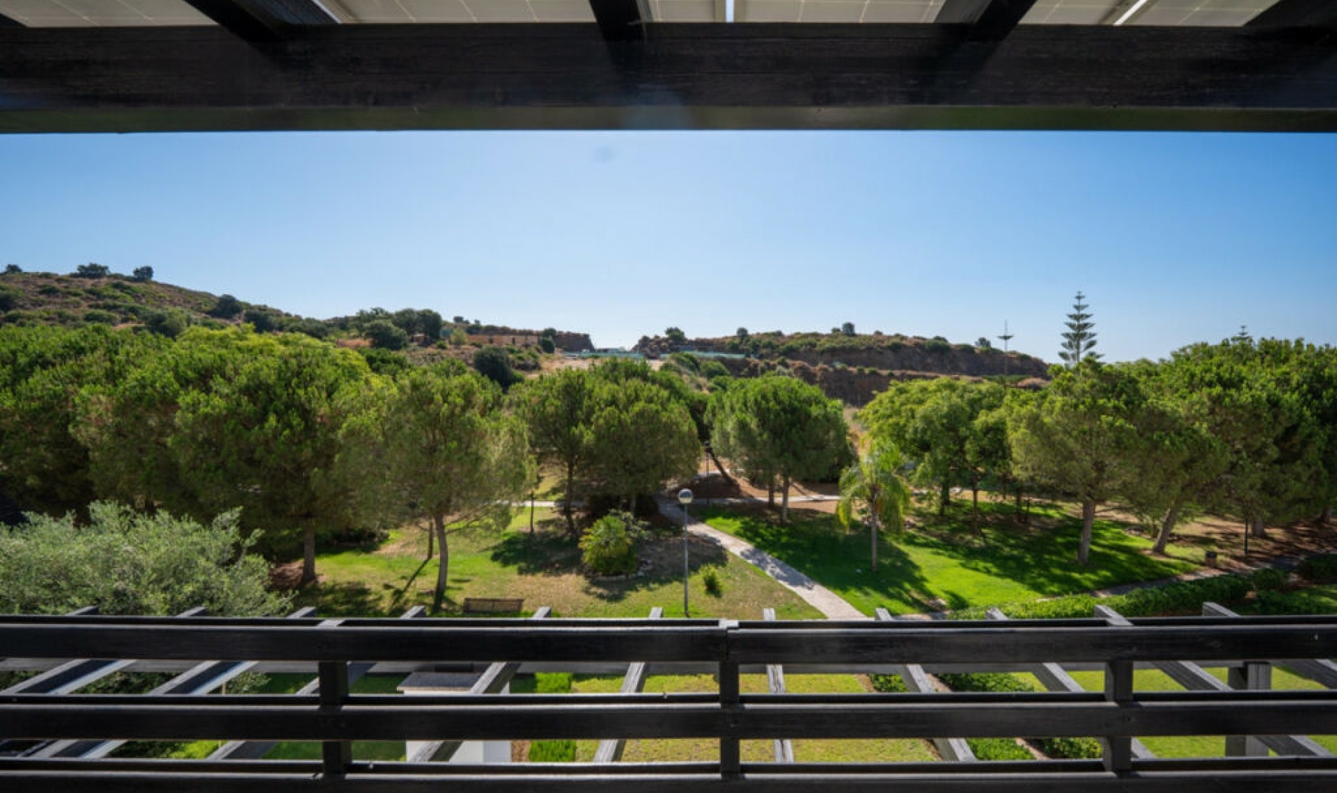 Resale - House -
Marbella