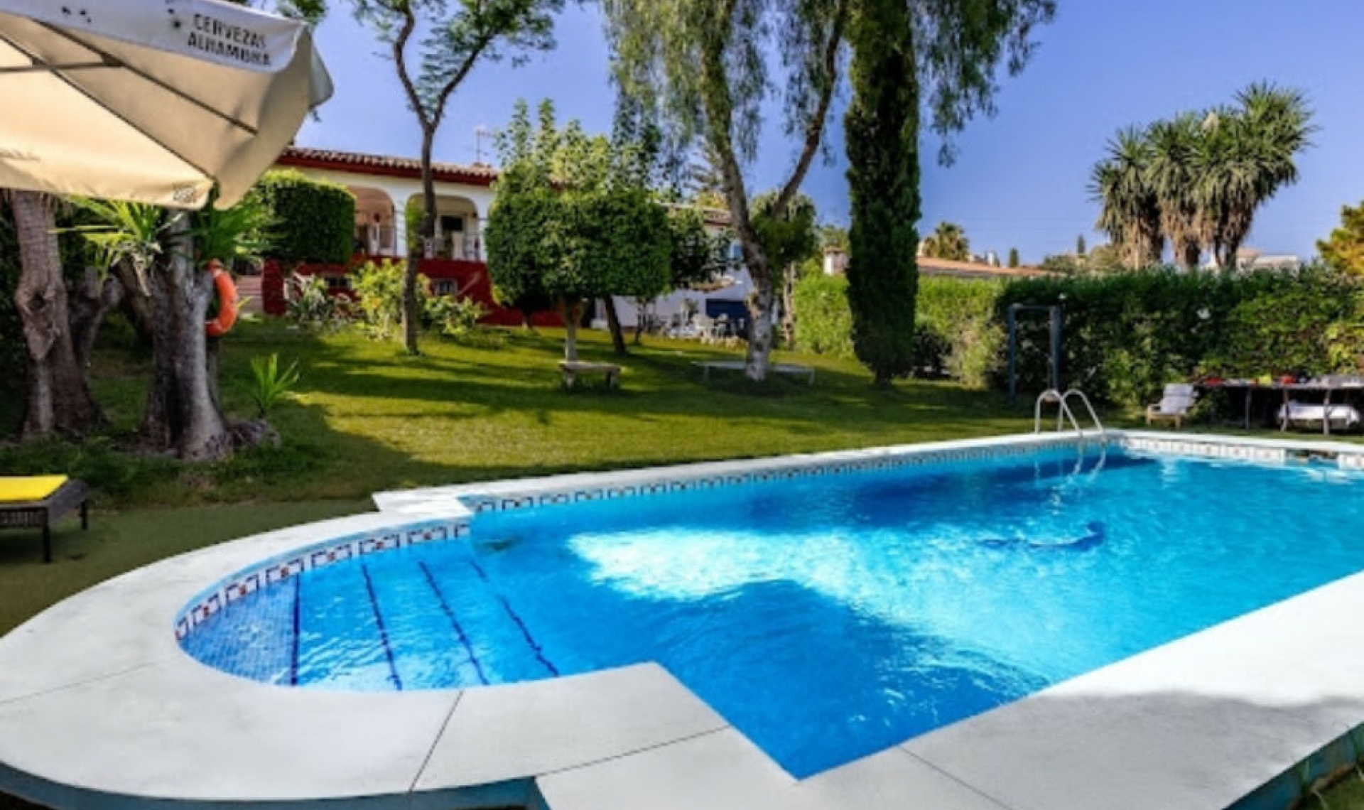 Resale - House -
Marbella