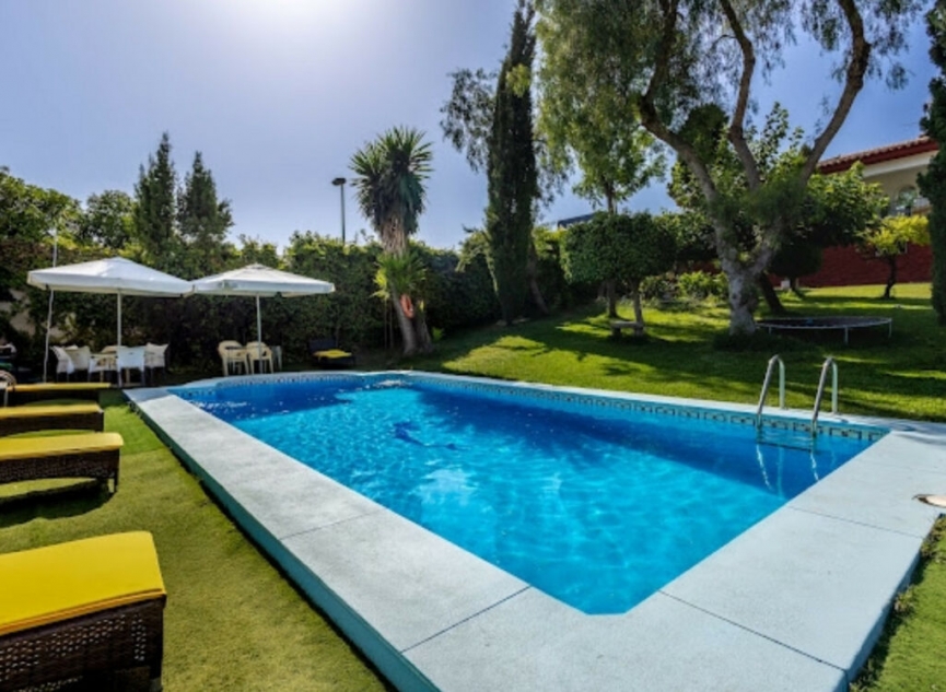 Resale - House -
Marbella