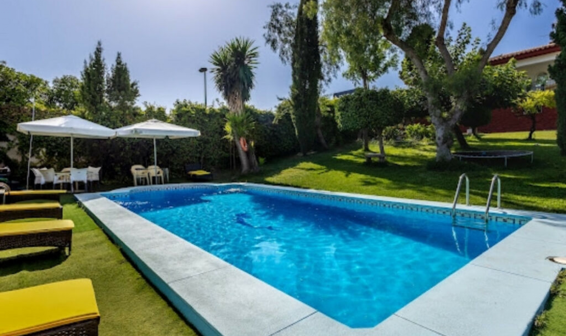 Resale - House -
Marbella