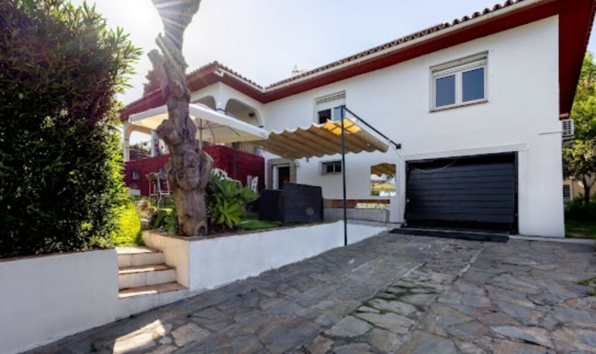 Resale - House -
Marbella