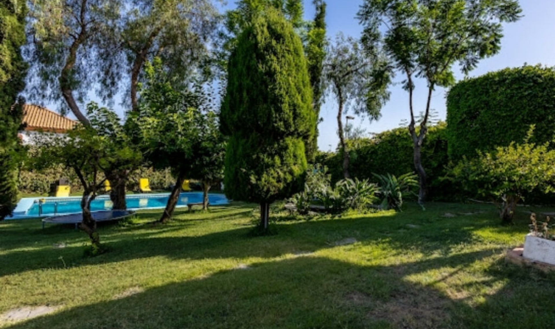 Resale - House -
Marbella