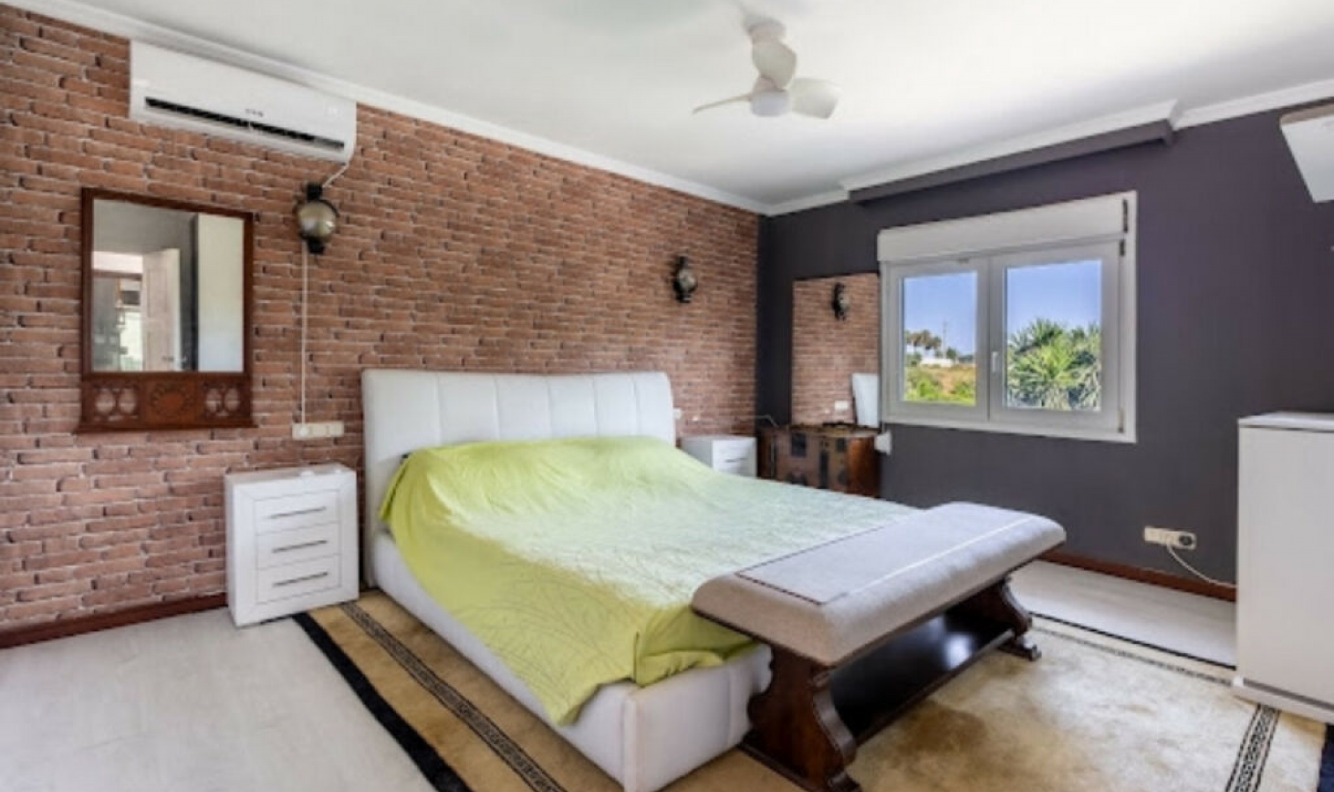 Resale - House -
Marbella