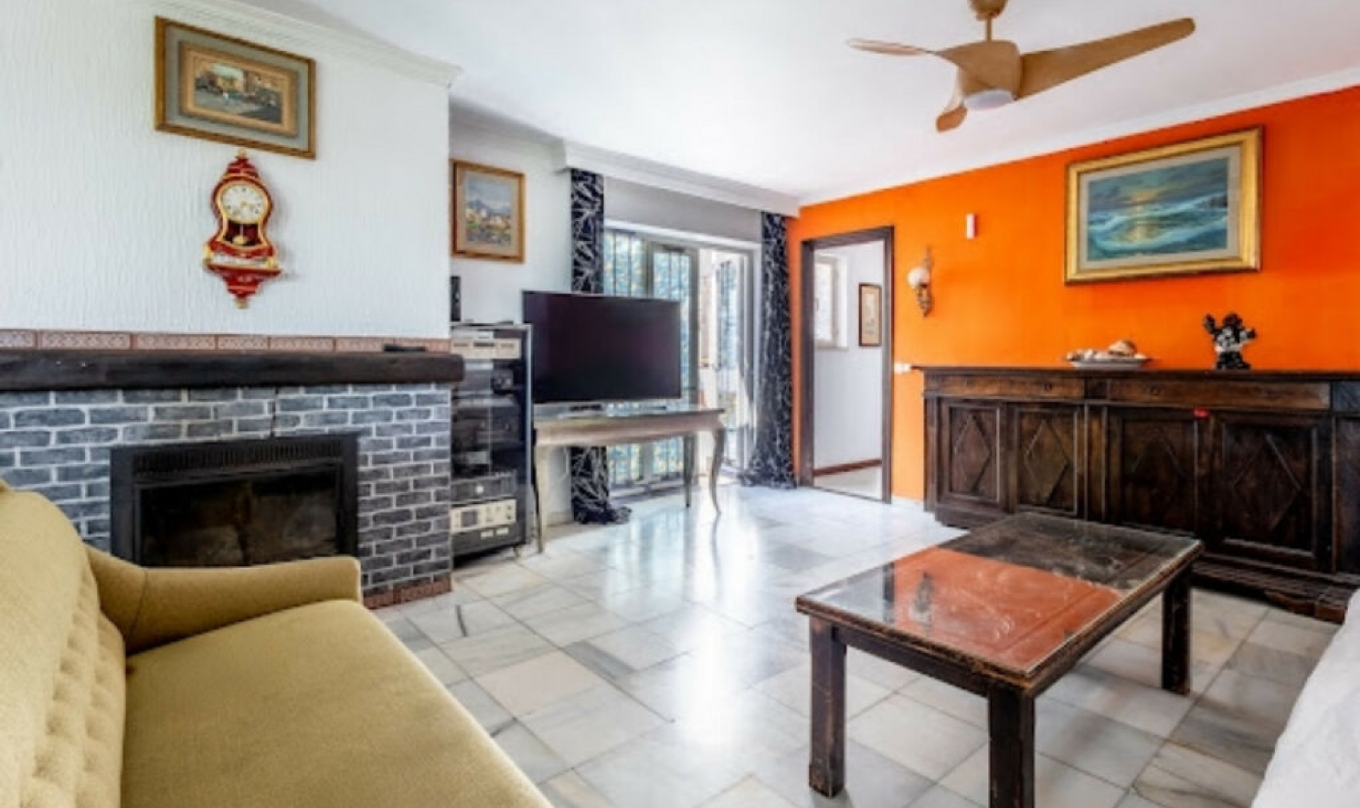 Resale - House -
Marbella