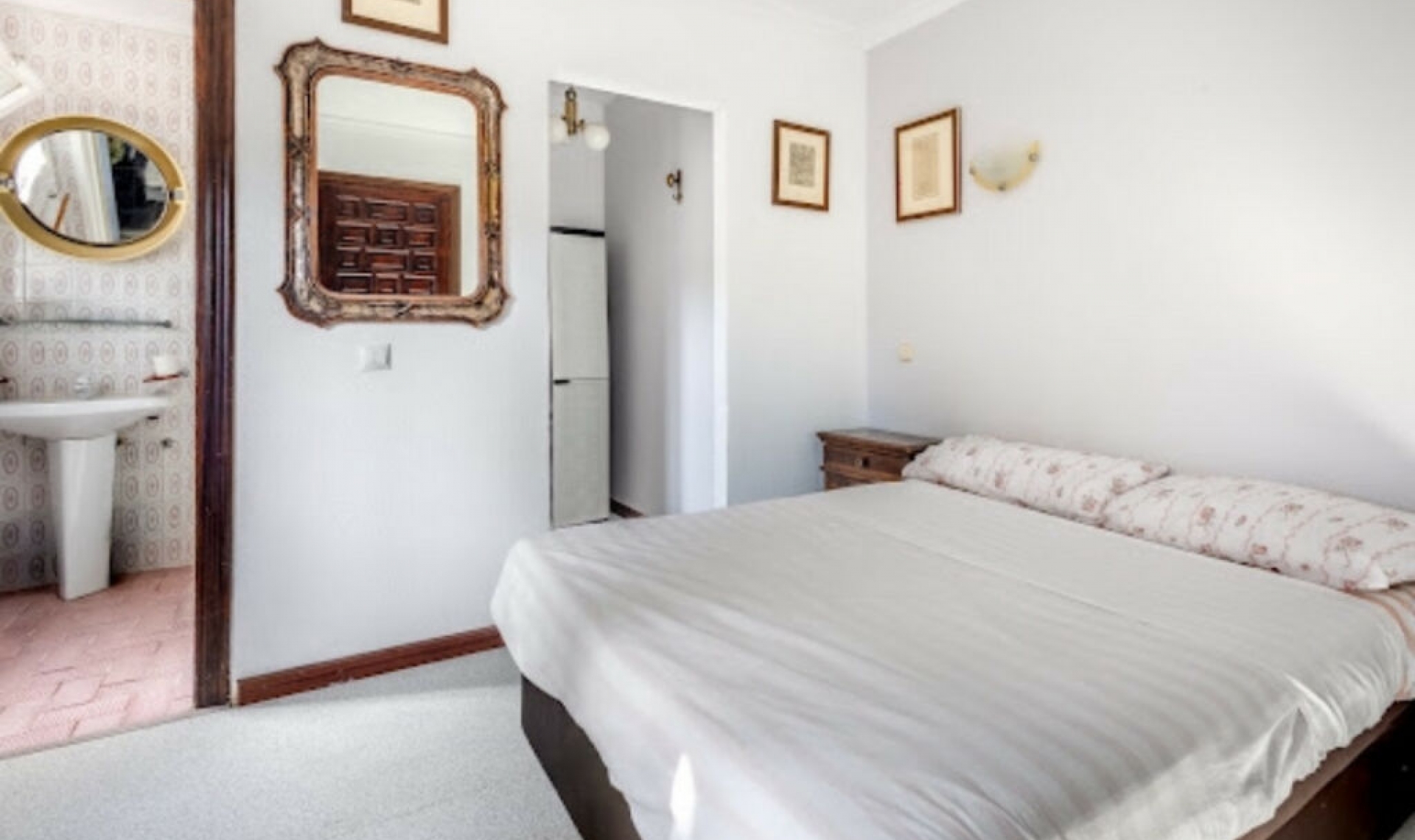 Resale - House -
Marbella